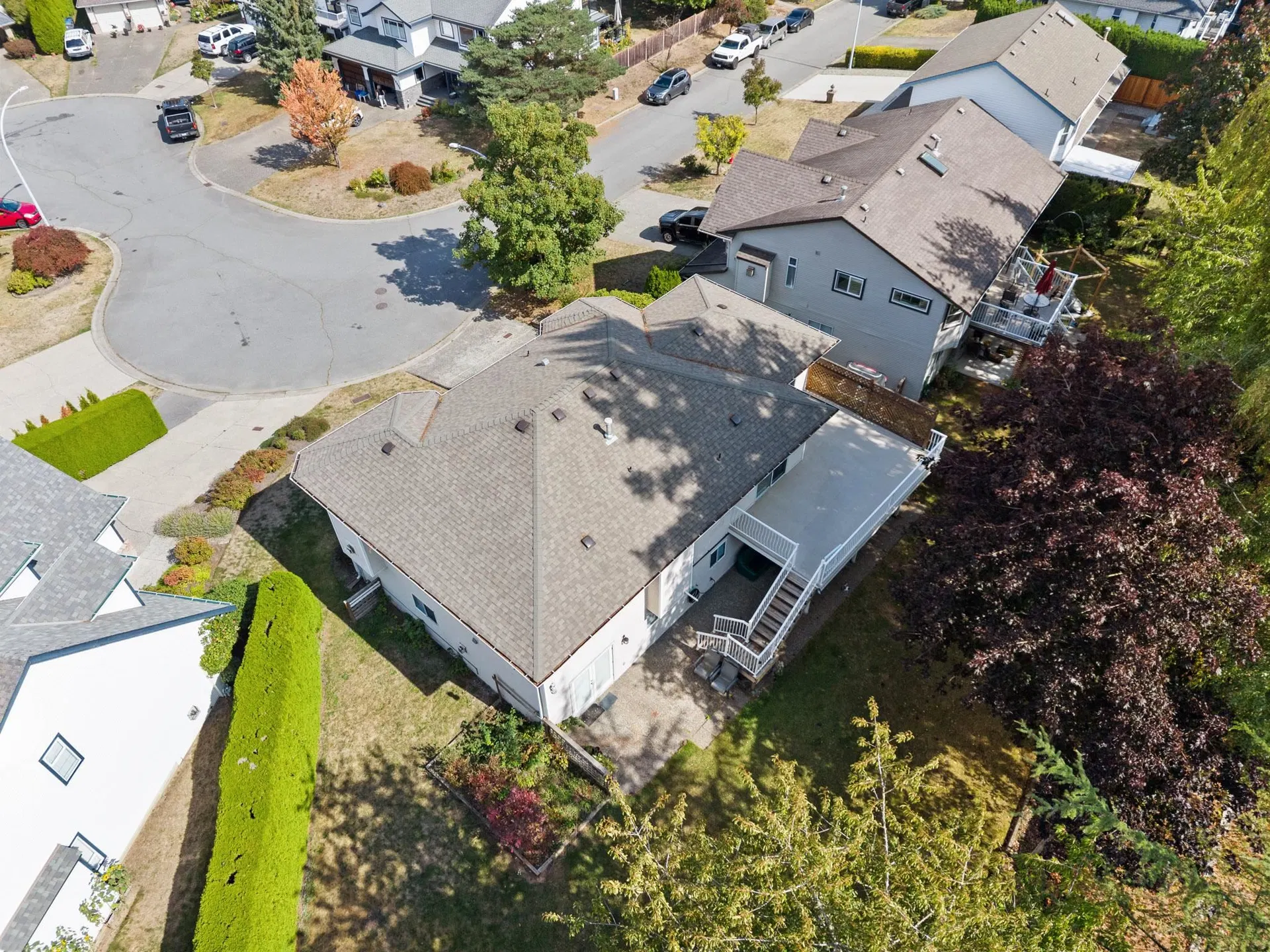 Photo 2 of 40 at 15866 91 Avenue