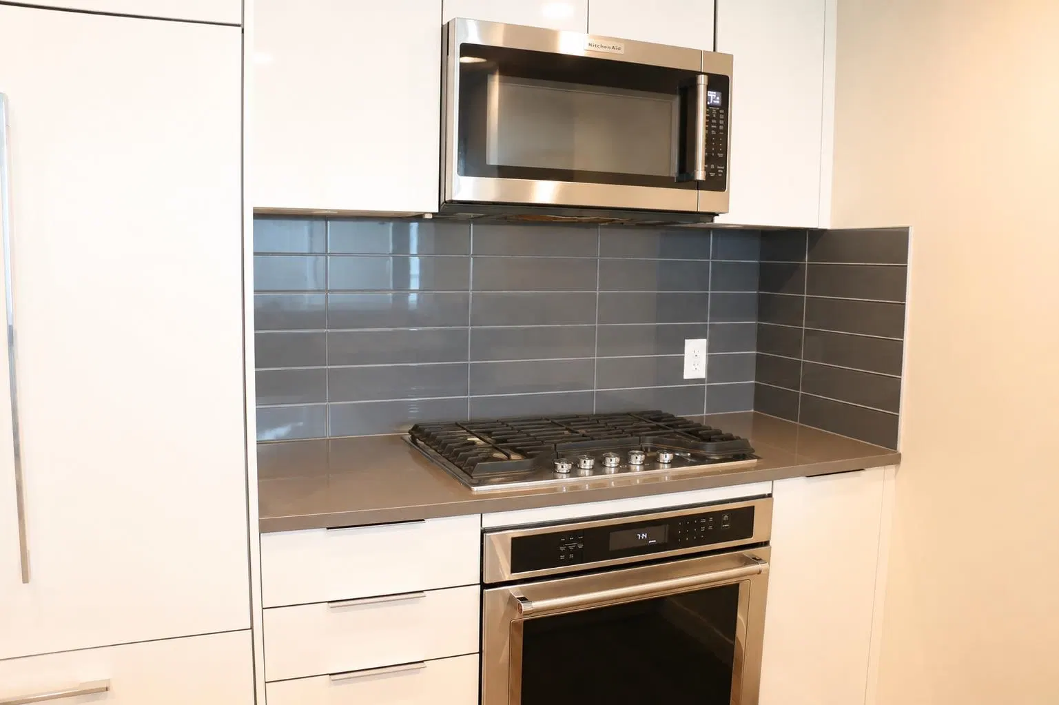 Photo 5 of 19 at #1902 – 3096 Windsor Gate