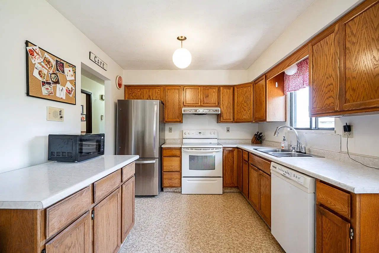 Photo 4 of 36 at 11132 Pitman Place