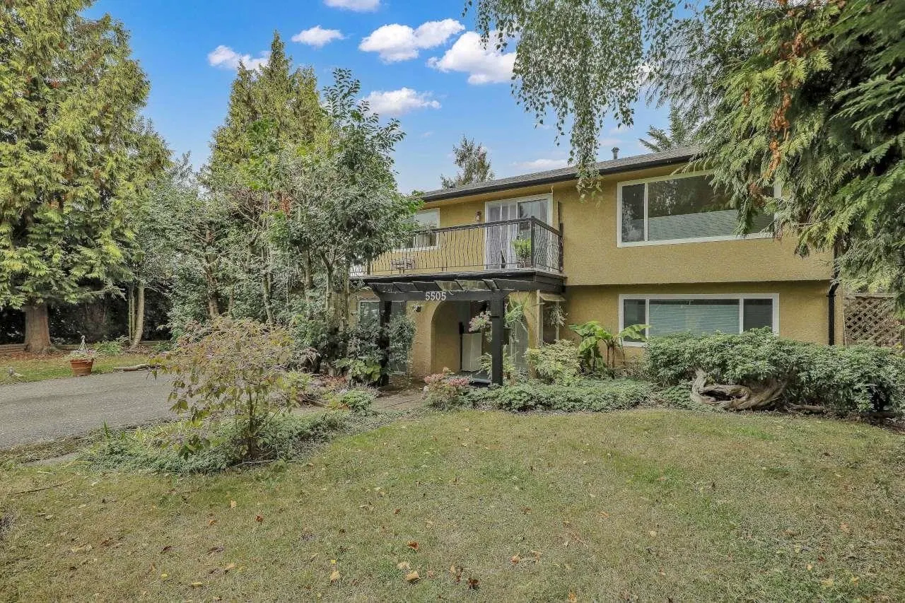 Photo 2 of 40 at 5505 18th Avenue