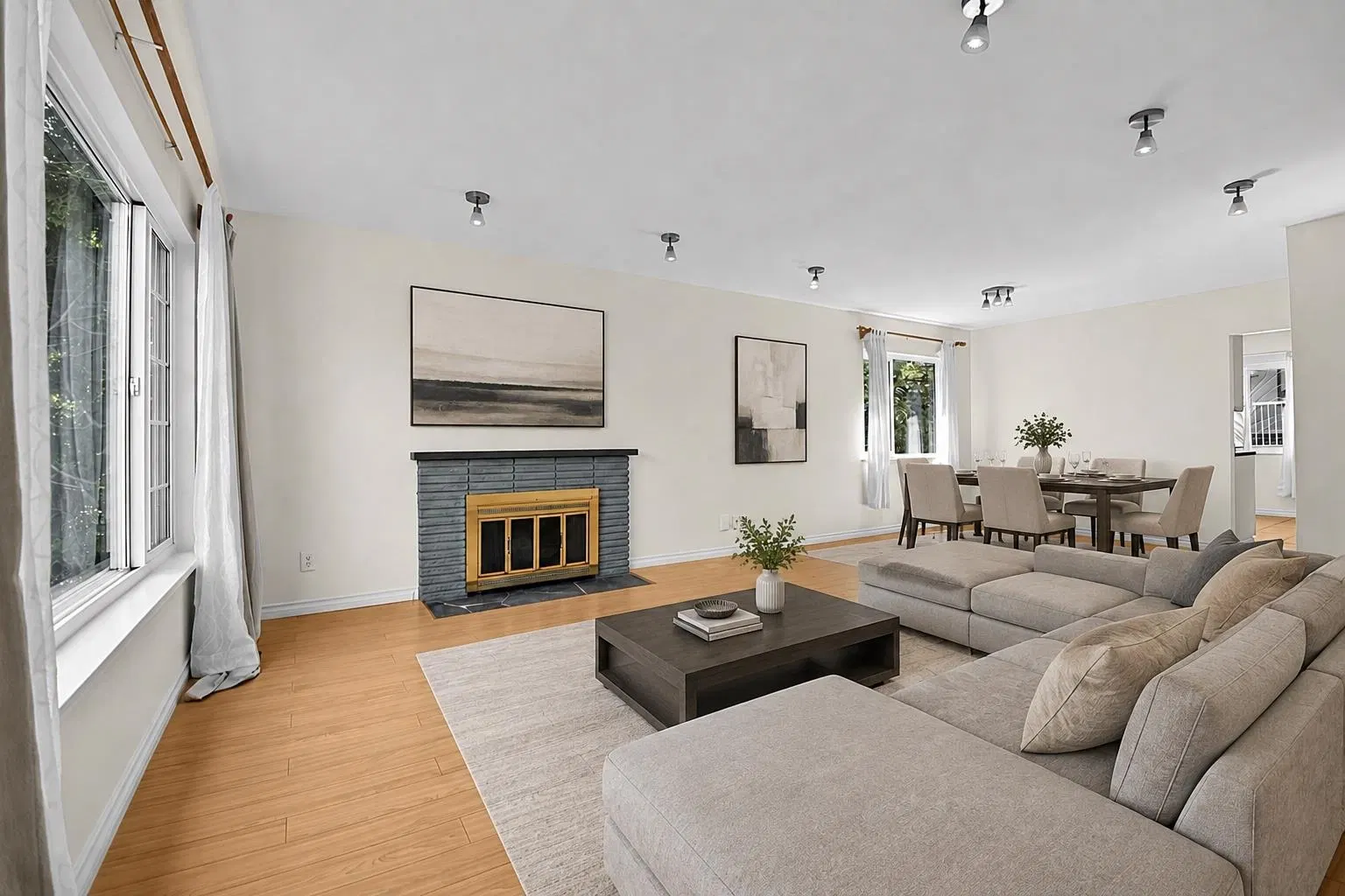 Photo 2 of 32 at 2216 E 41st Avenue