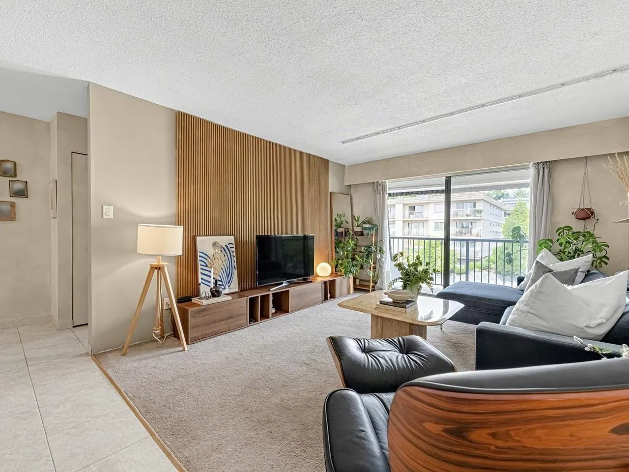 Photo 3 of 31 at #309 – 275 W 2nd Street
