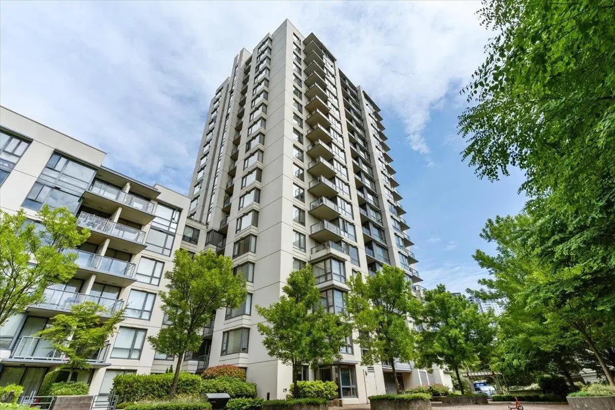 #1209 – 3588 Crowley Drive