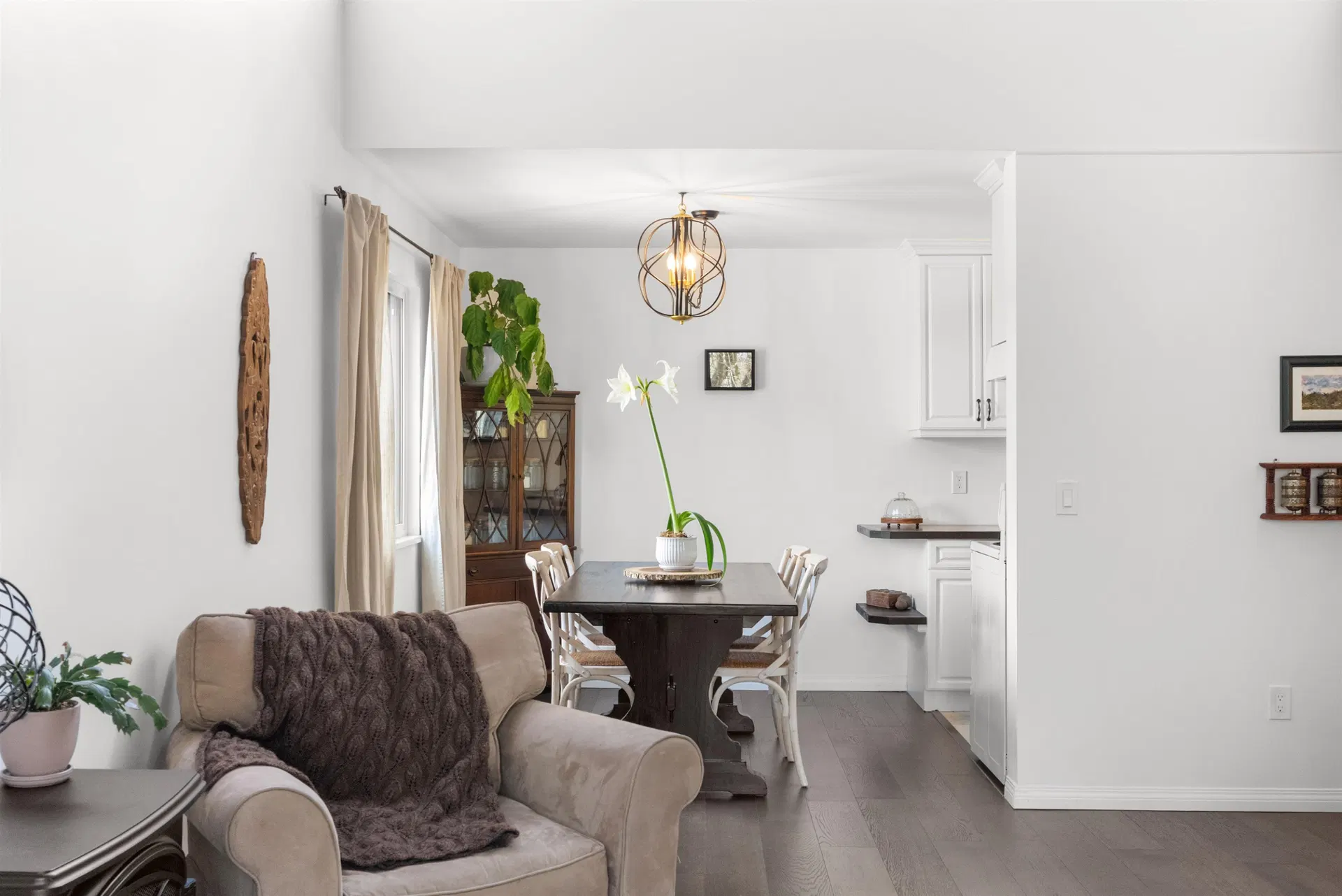 Photo 5 of 27 at #301 – 5553 16 Avenue
