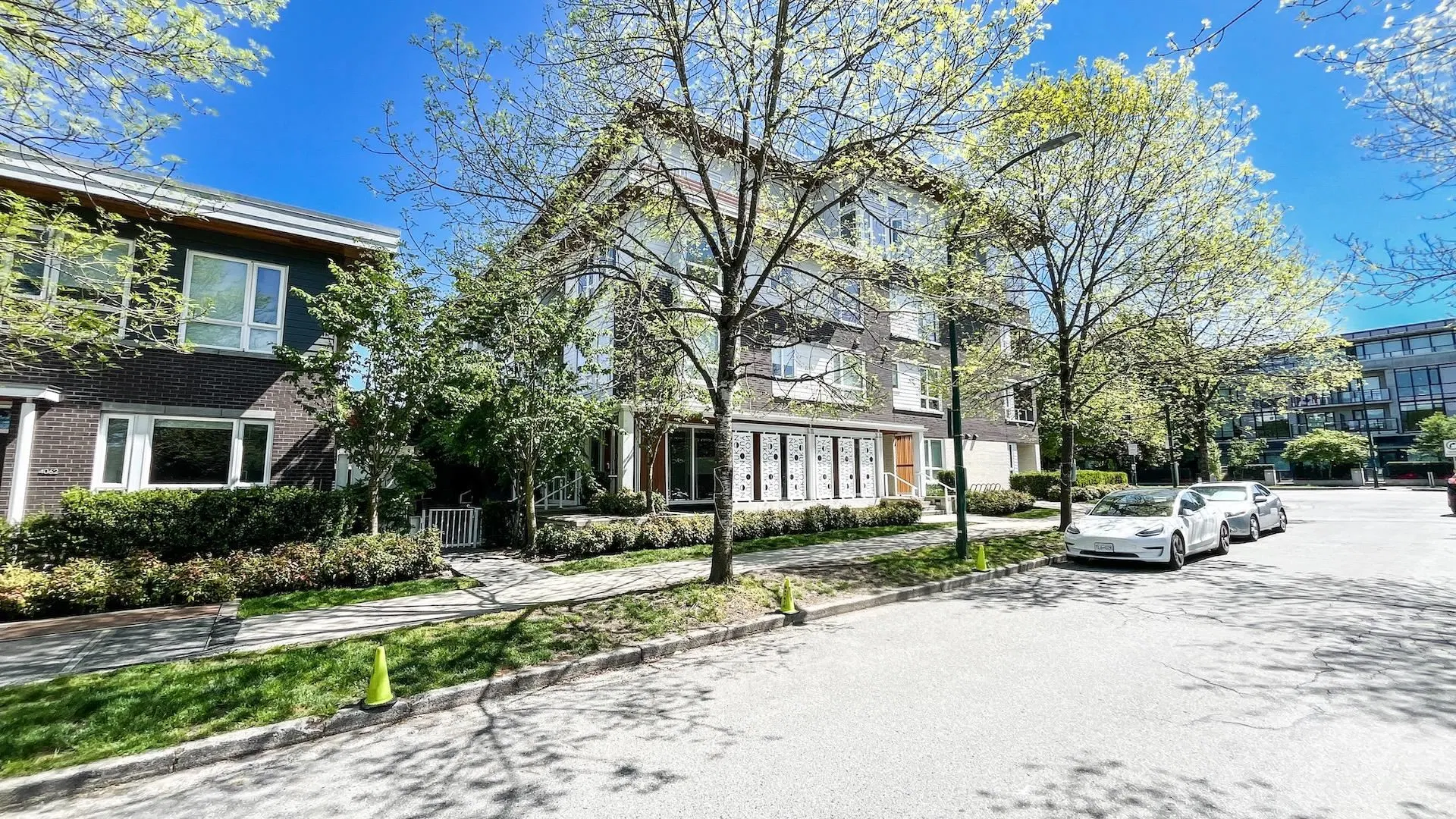 Photo 3 of 27 at #208 – 4080 Yukon Street