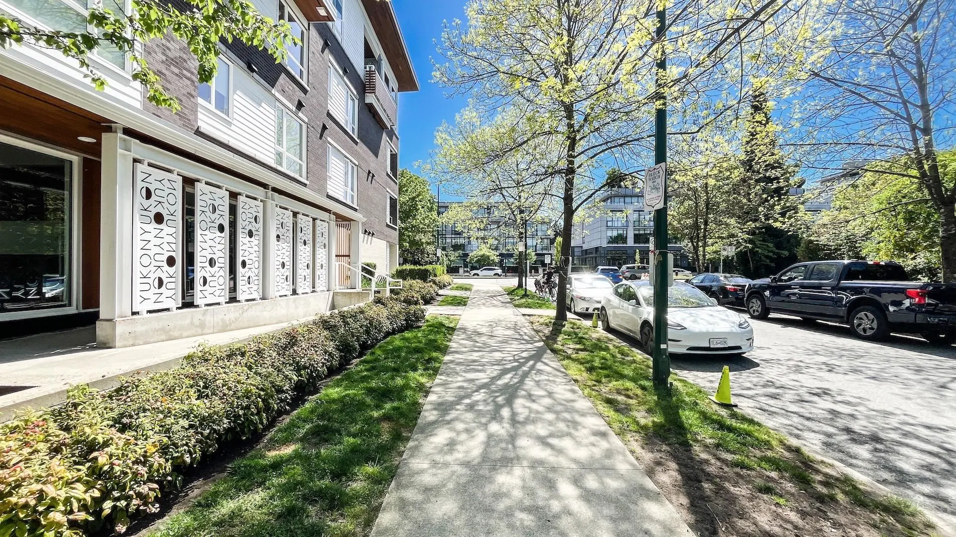 Photo 4 of 27 at #208 – 4080 Yukon Street