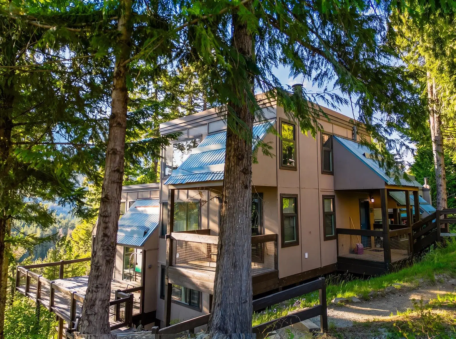 #15 – 2400 Cavendish Way