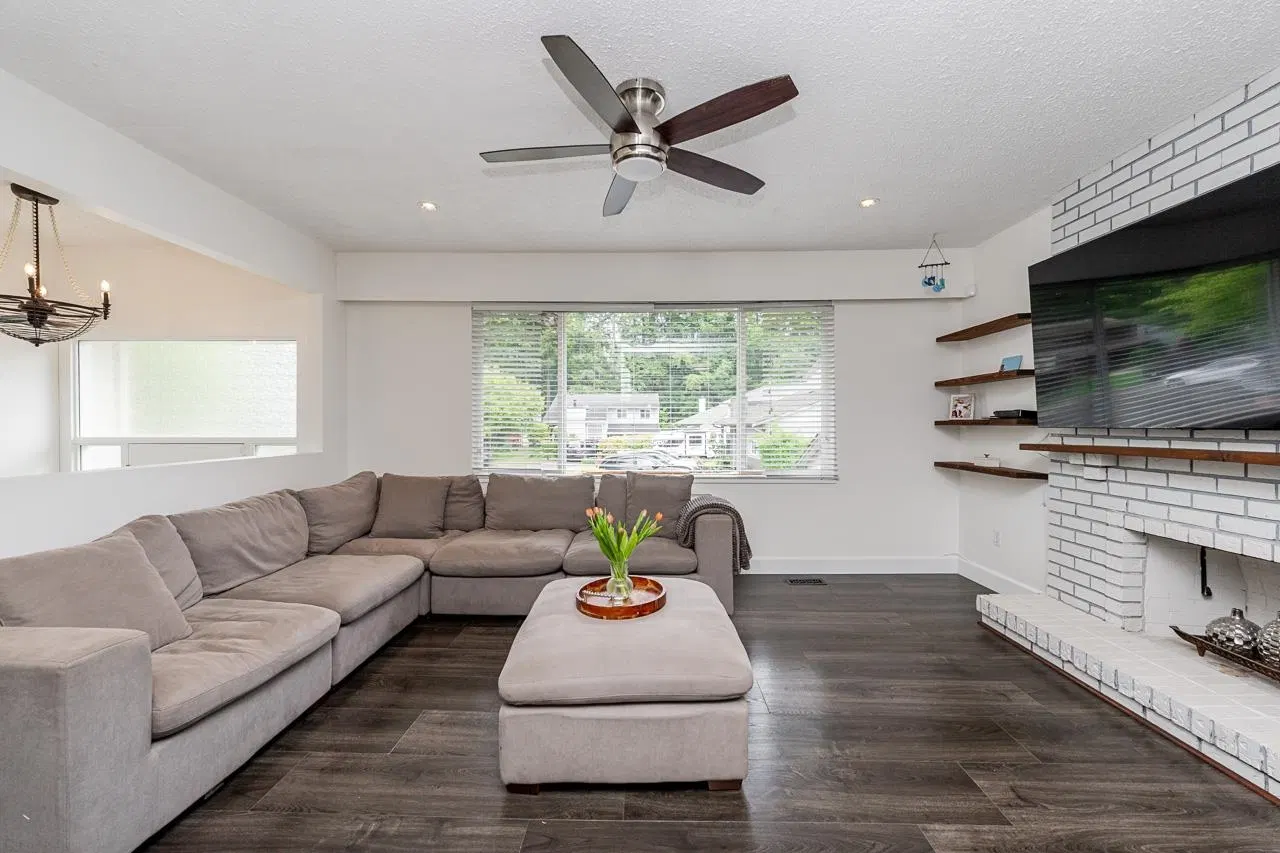 Photo 4 of 35 at 11792 80a Avenue