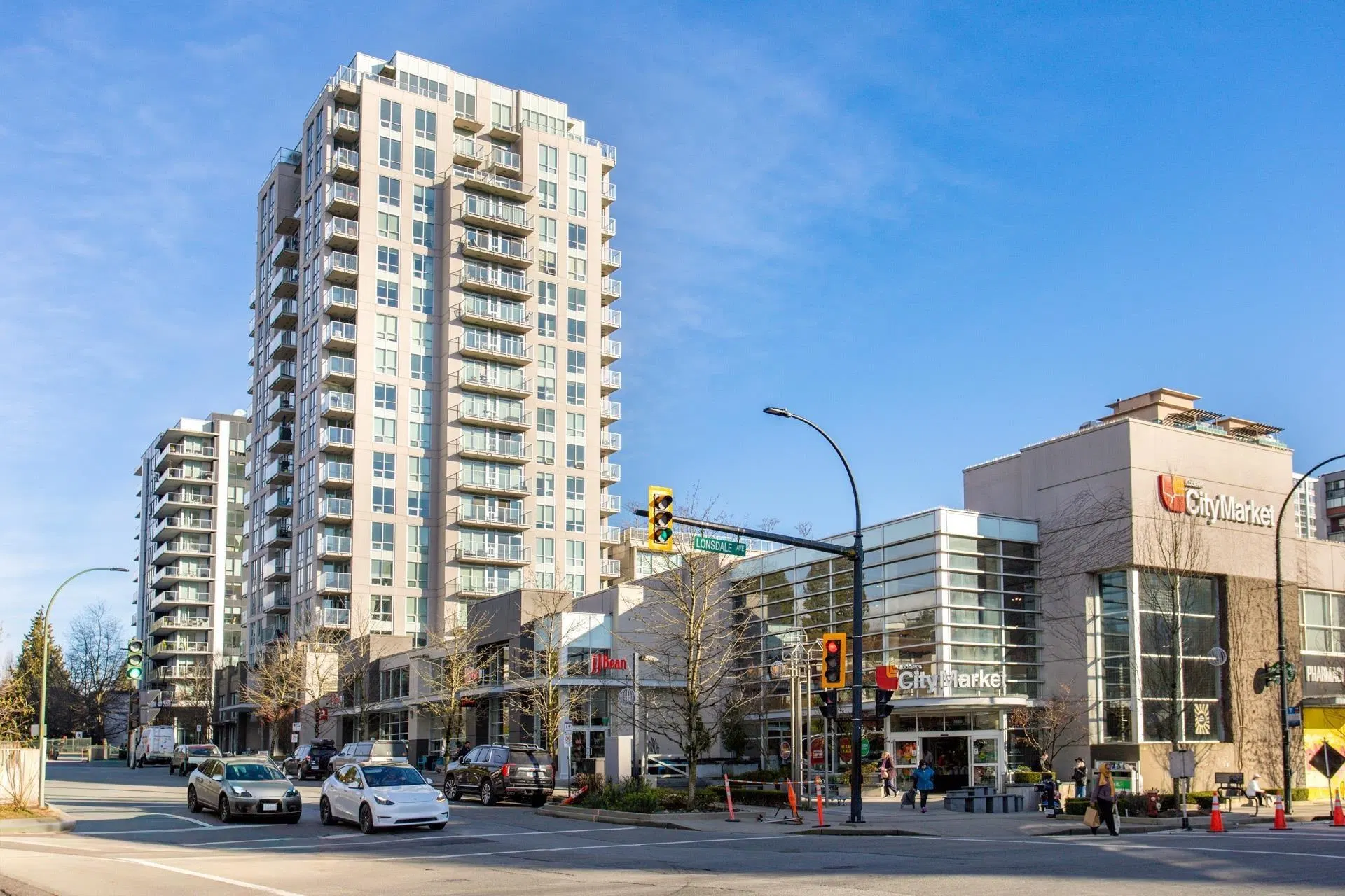 #413 – 135 17 Street