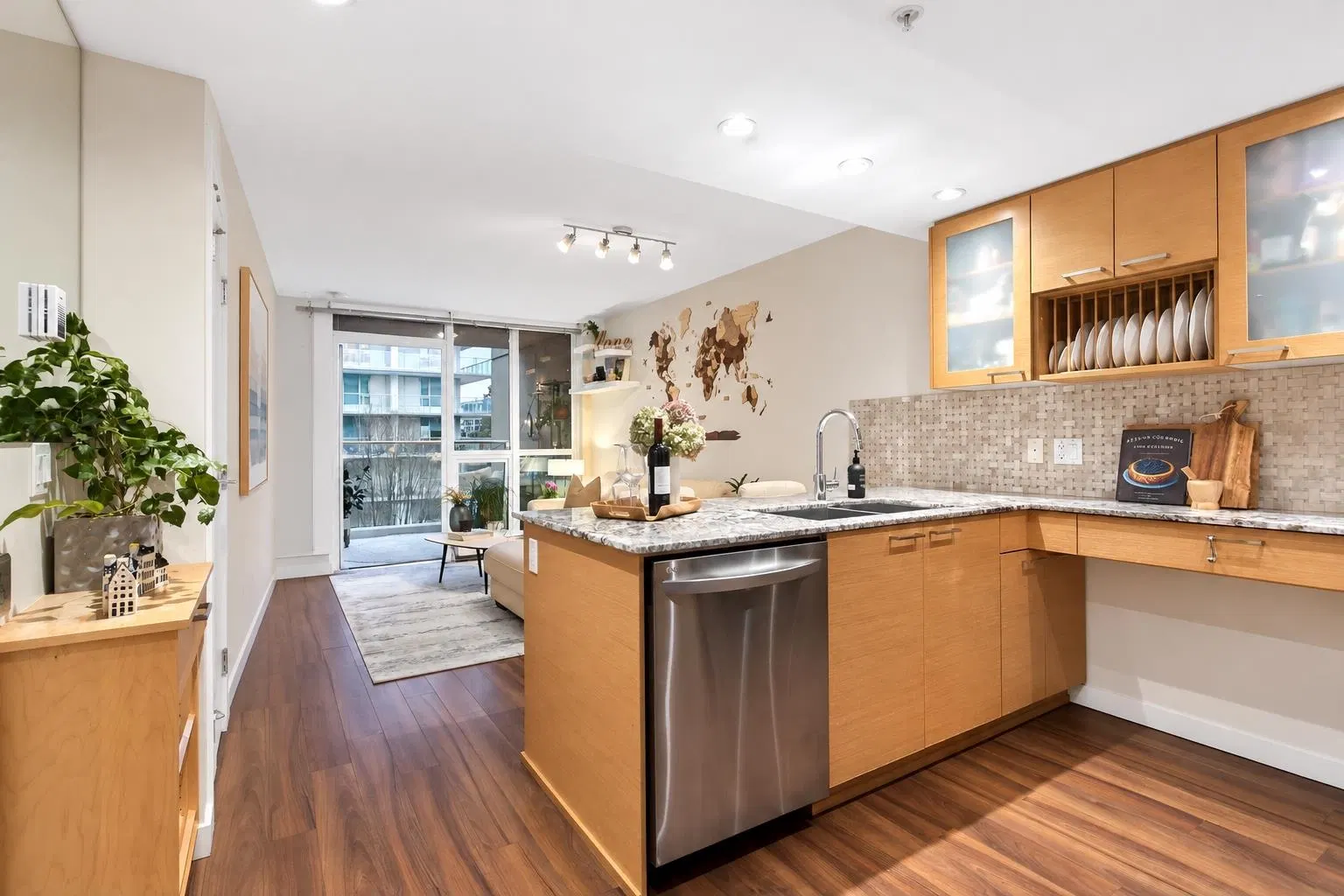 Photo 4 of 25 at #413 – 135 E 17 Street