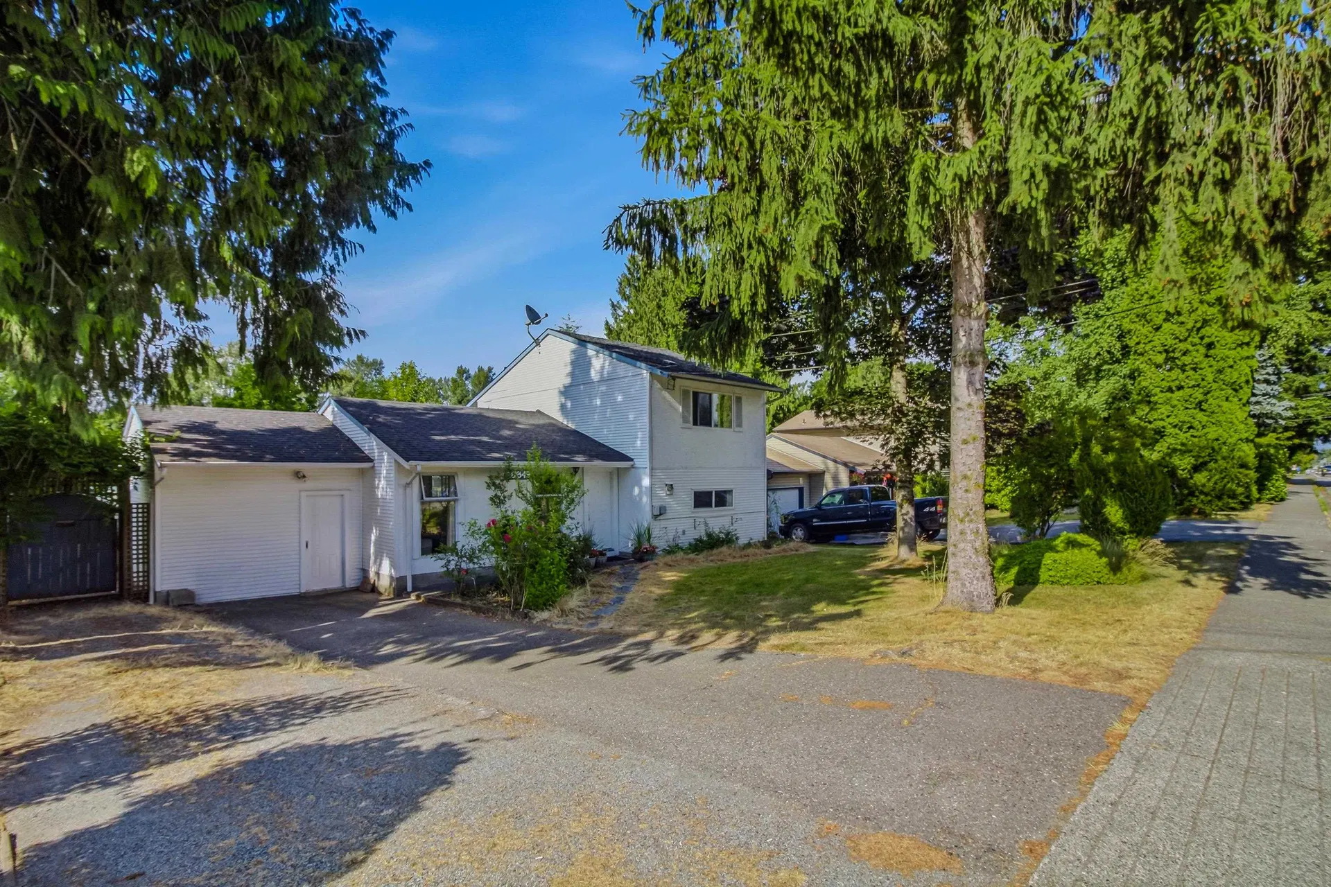 Photo 1 of 35 at 26549 32 Avenue