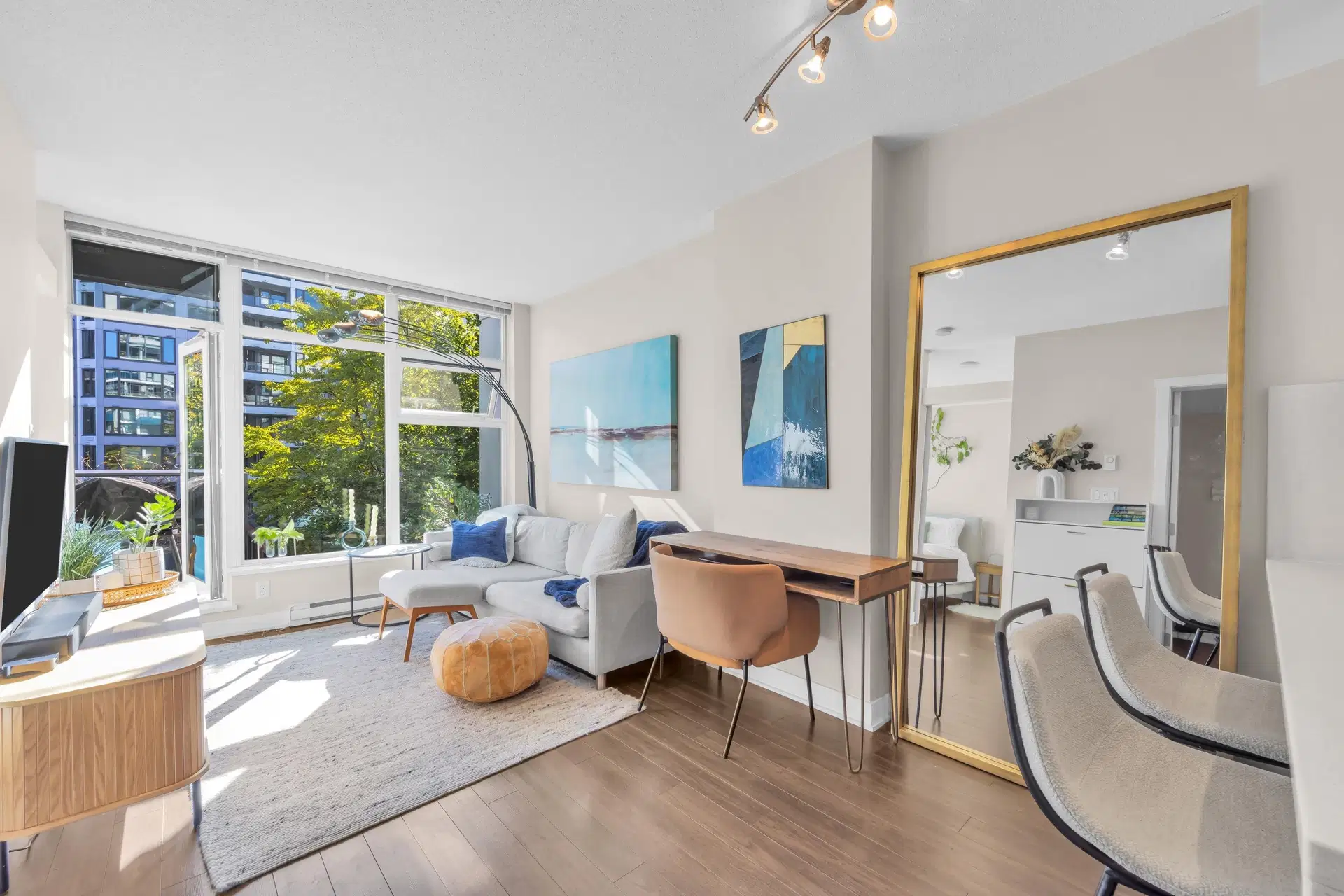 #317 – 1777 7th Avenue