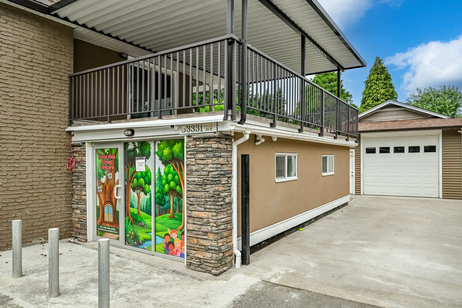 Photo 3 of 36 at 33331 Lynn Avenue