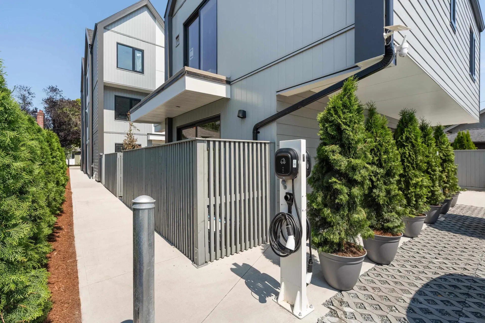 Photo 4 of 7 at #5 – 2240 E 40th Avenue
