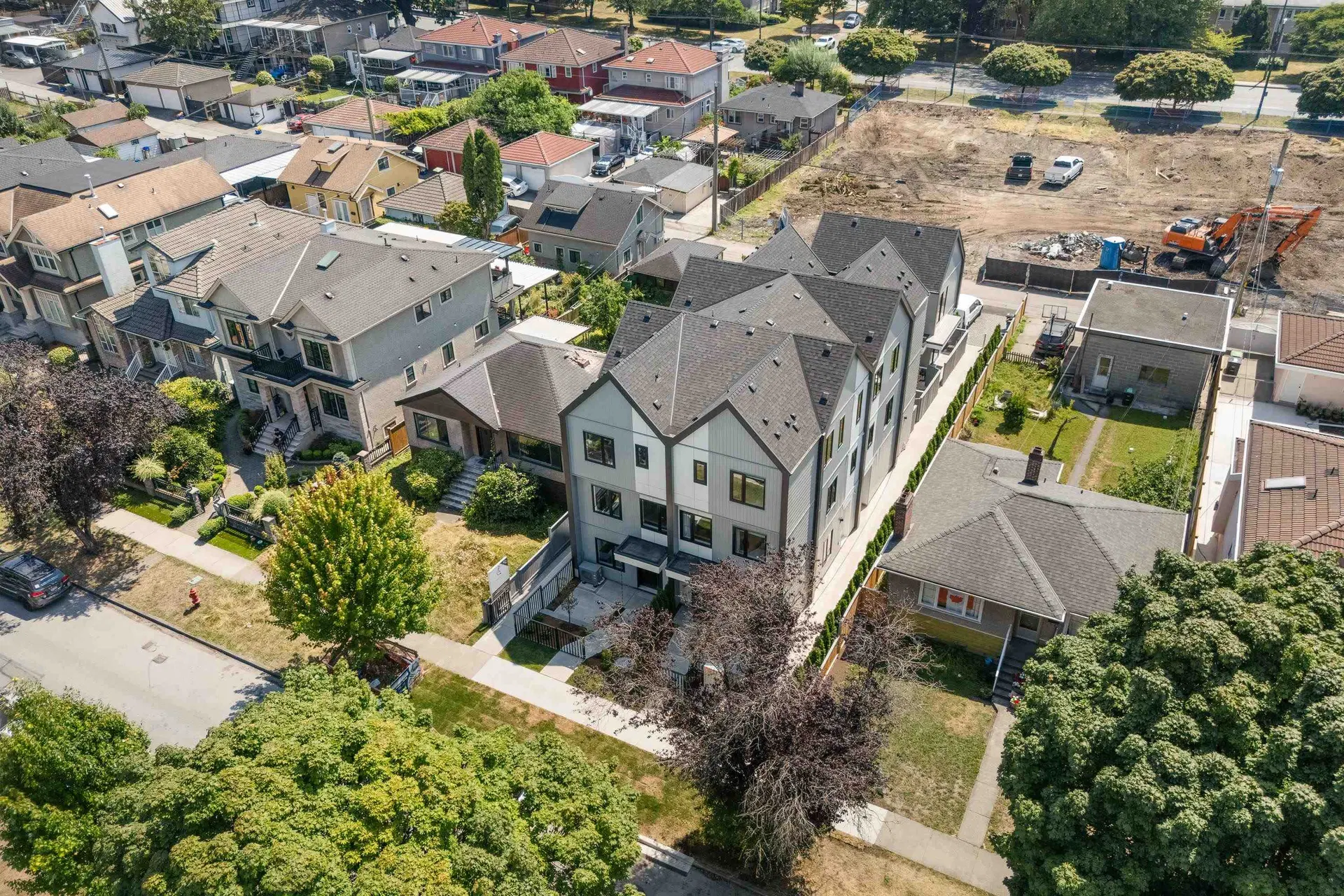 Photo 5 of 7 at #5 – 2240 E 40th Avenue