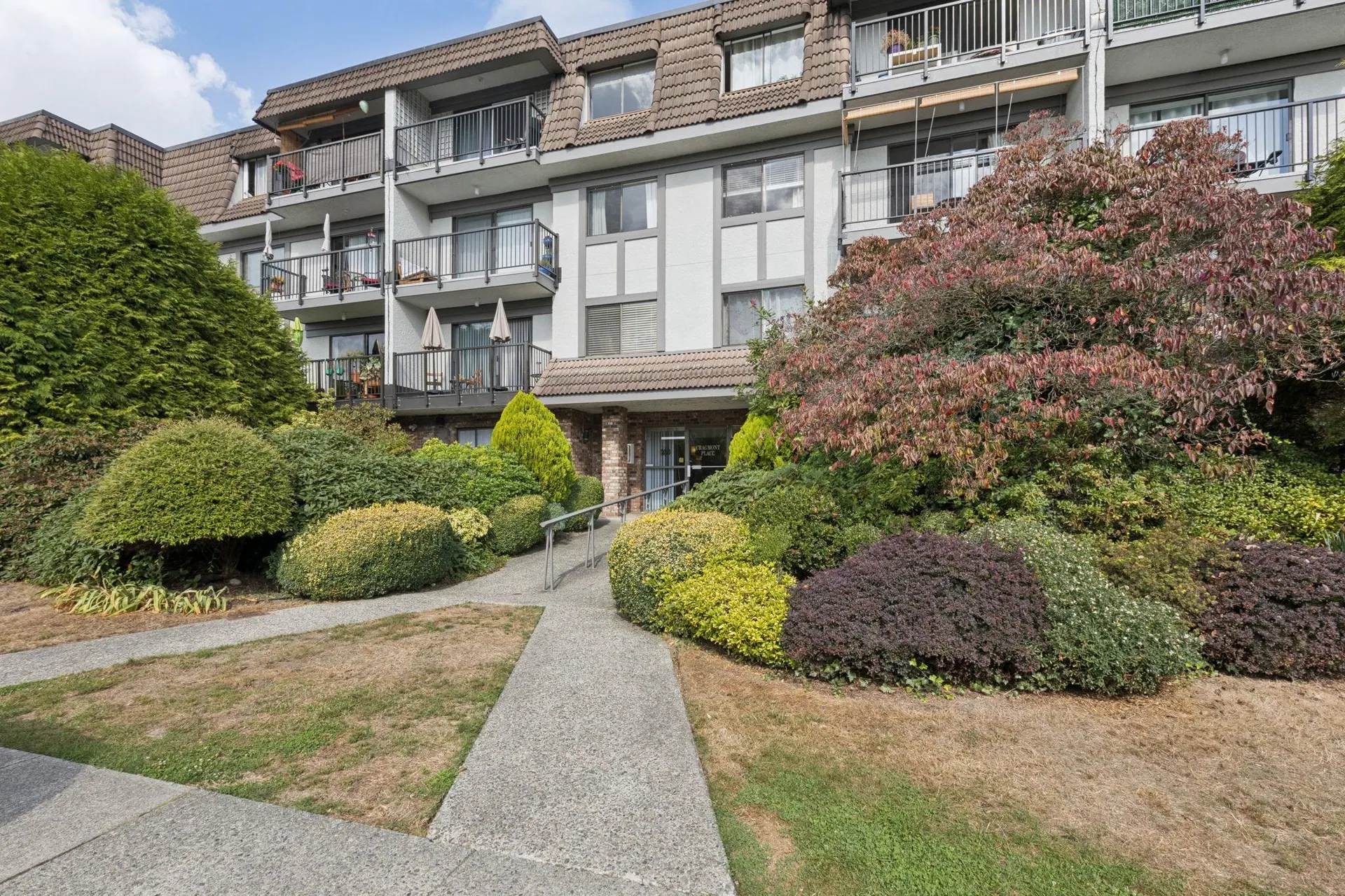 #303 – 236 2nd Street