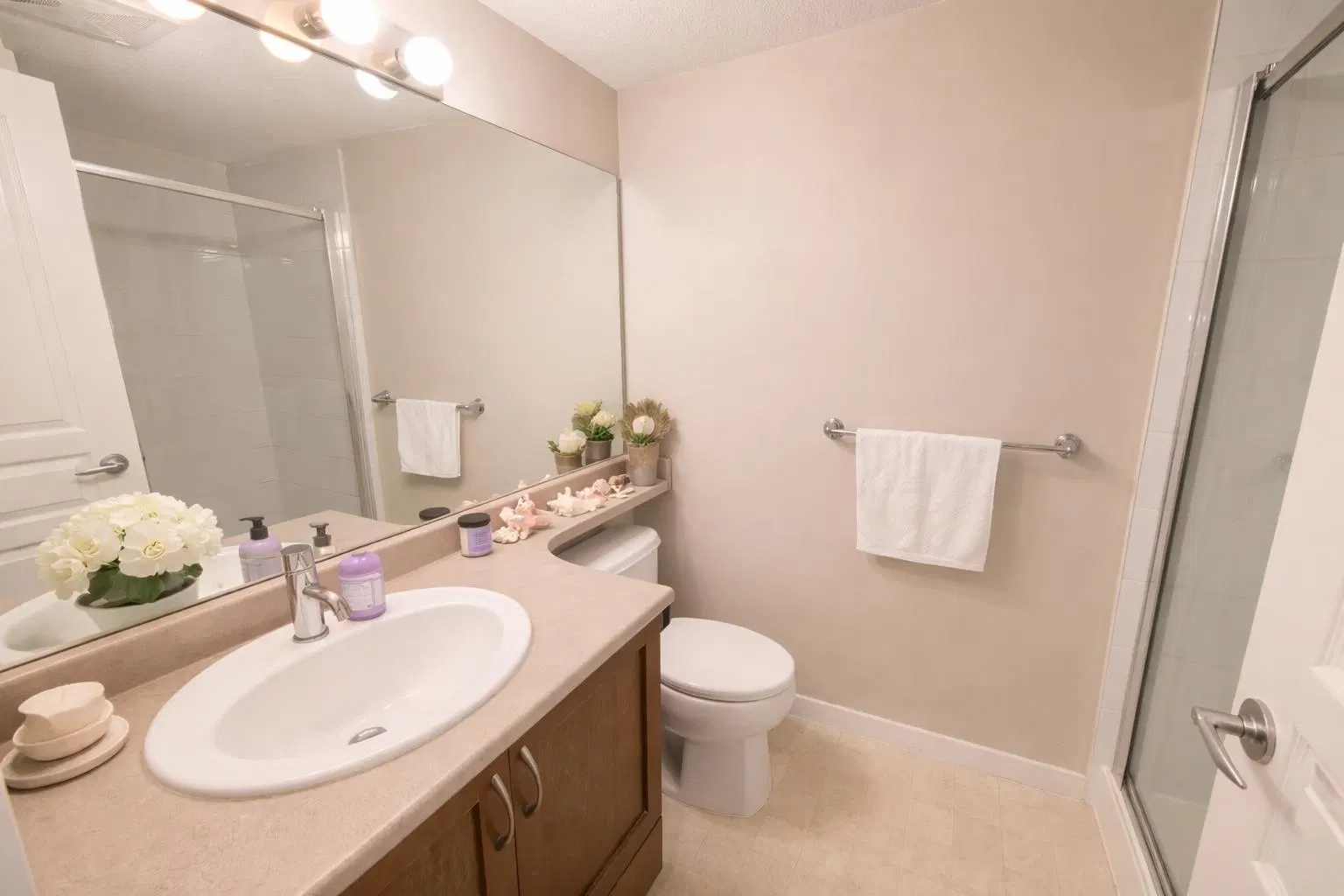 Photo 4 of 11 at #203 – 2951 Silver Springs Boulevard