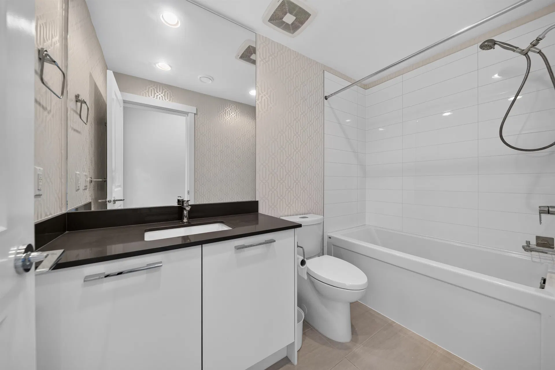Photo 4 of 37 at #311 – 9551 Alexandra Road