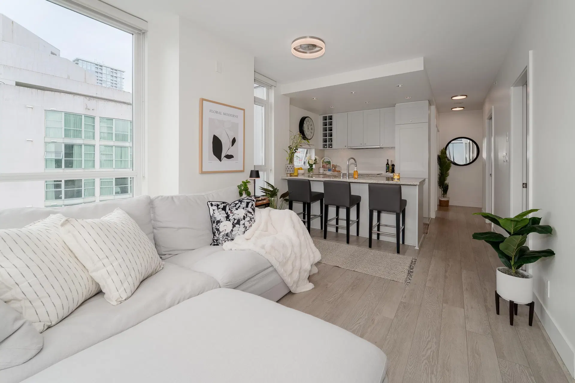 Photo 5 of 38 at #1908 – 821 Cambie Street