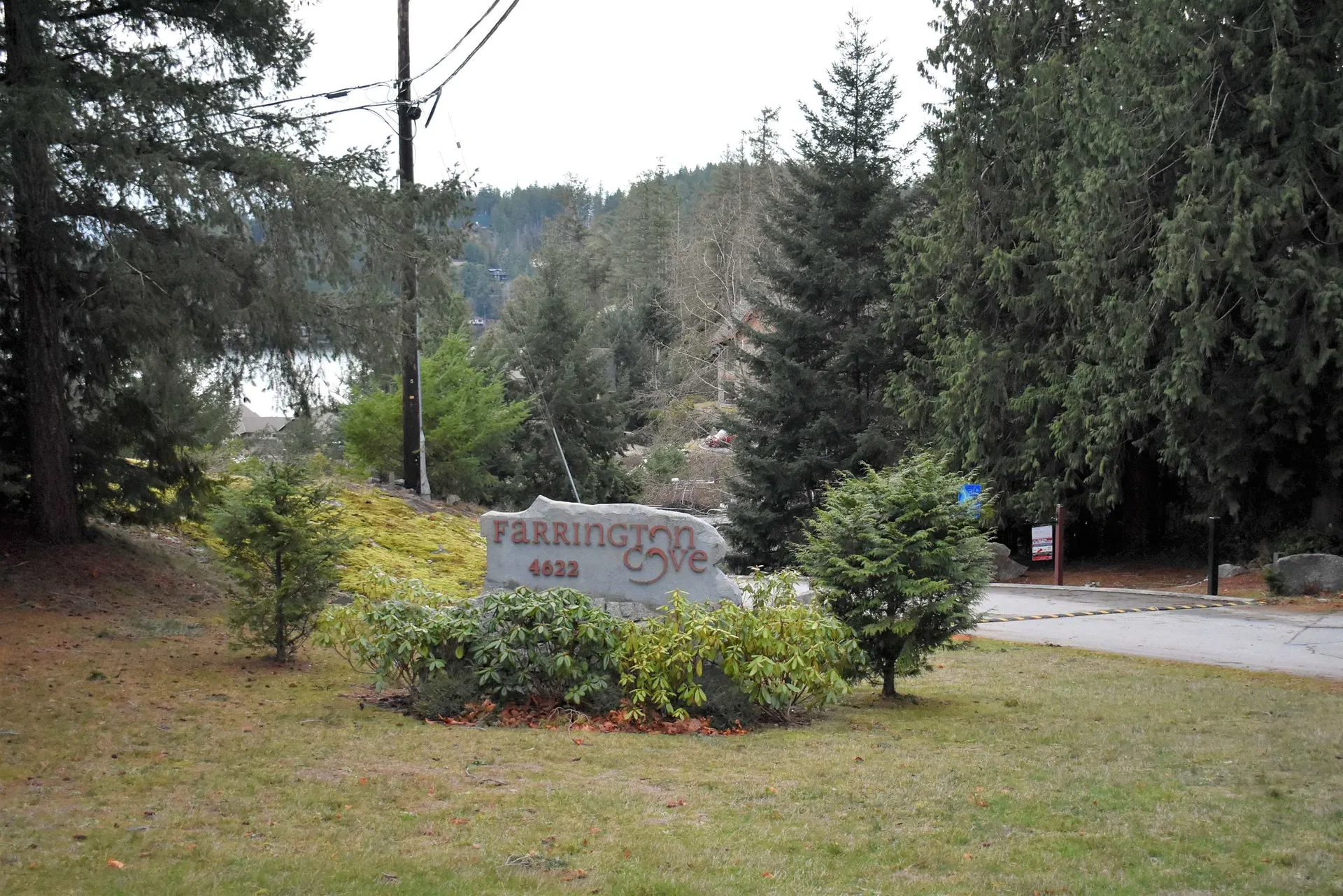 Photo 1 of 17 at #6 – 4622 Sinclair Bay Road