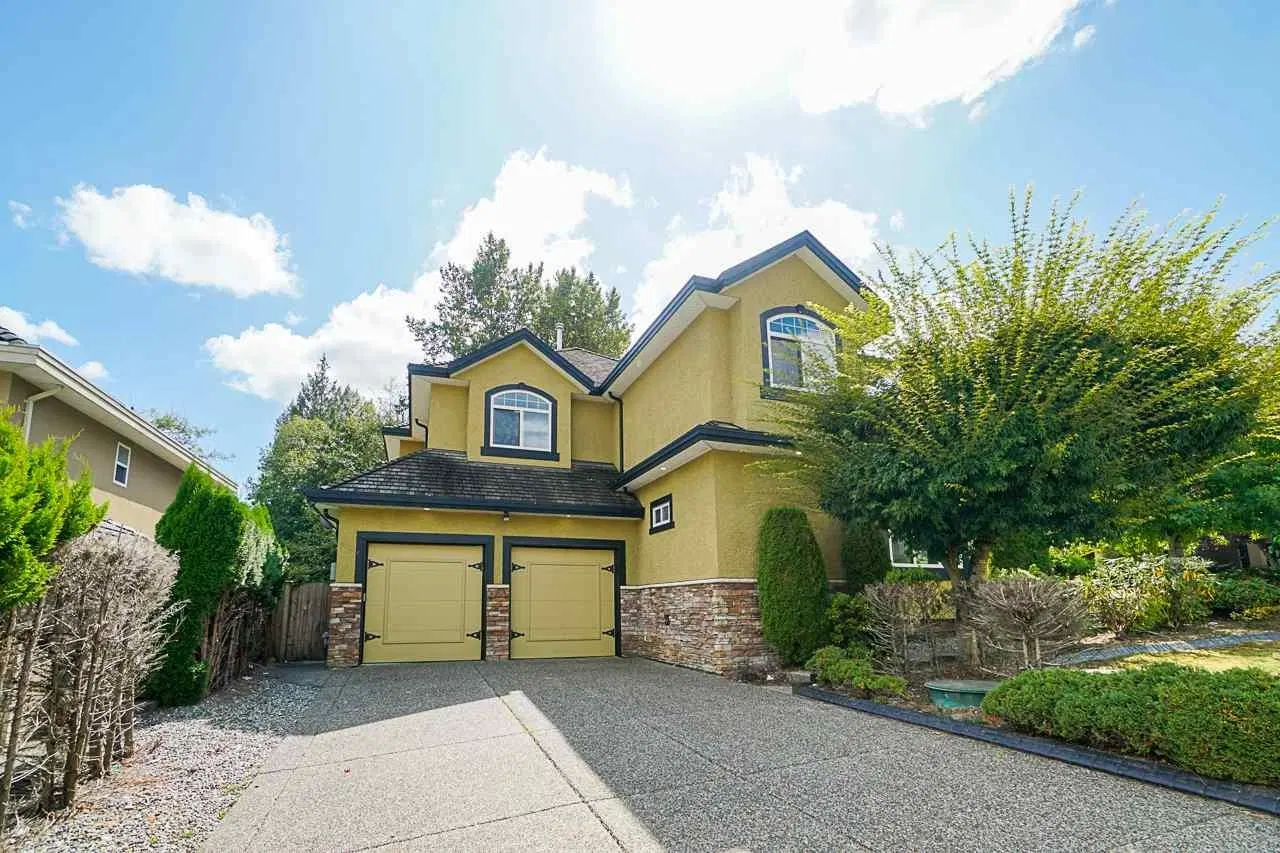 Photo 3 of 17 at 9238 164 Street