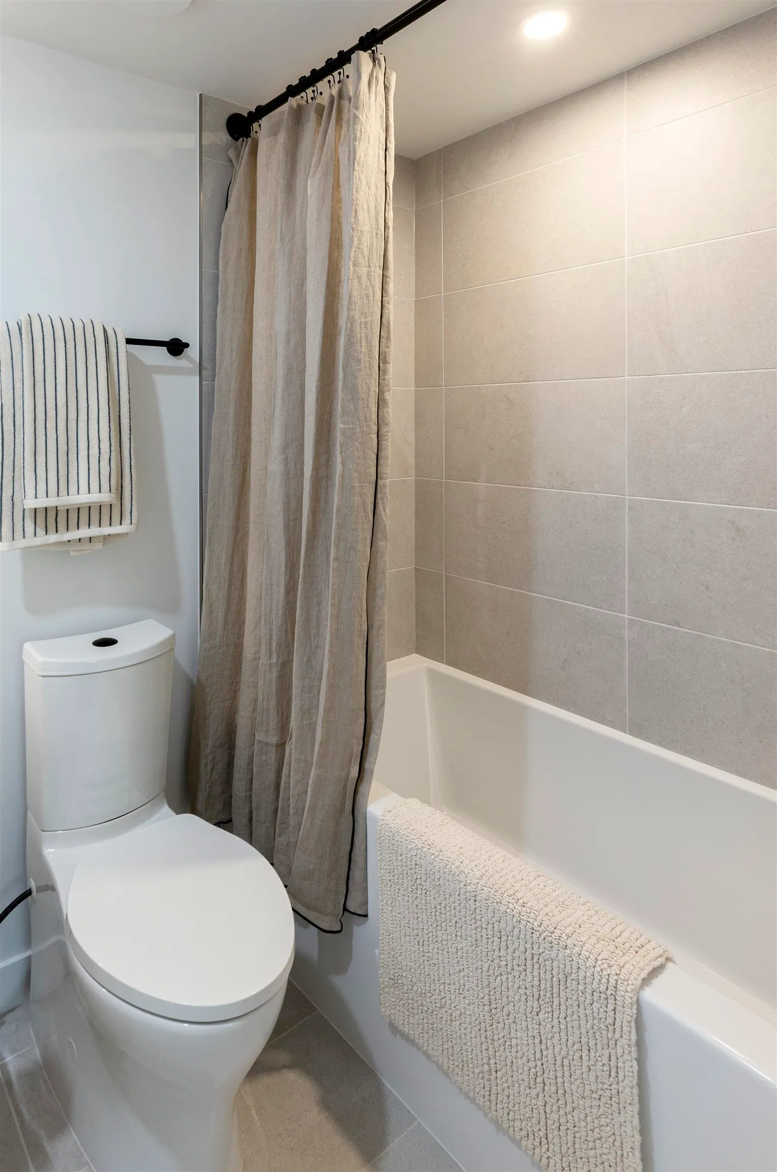 Photo 5 of 8 at #156 – 5377 Oak Street