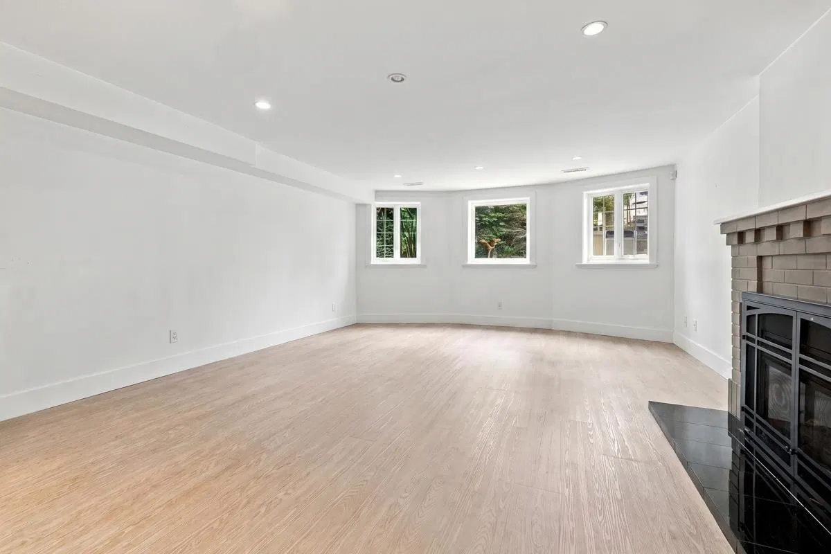 Photo 3 of 22 at Basement Suite – 2843 W 49th Ave