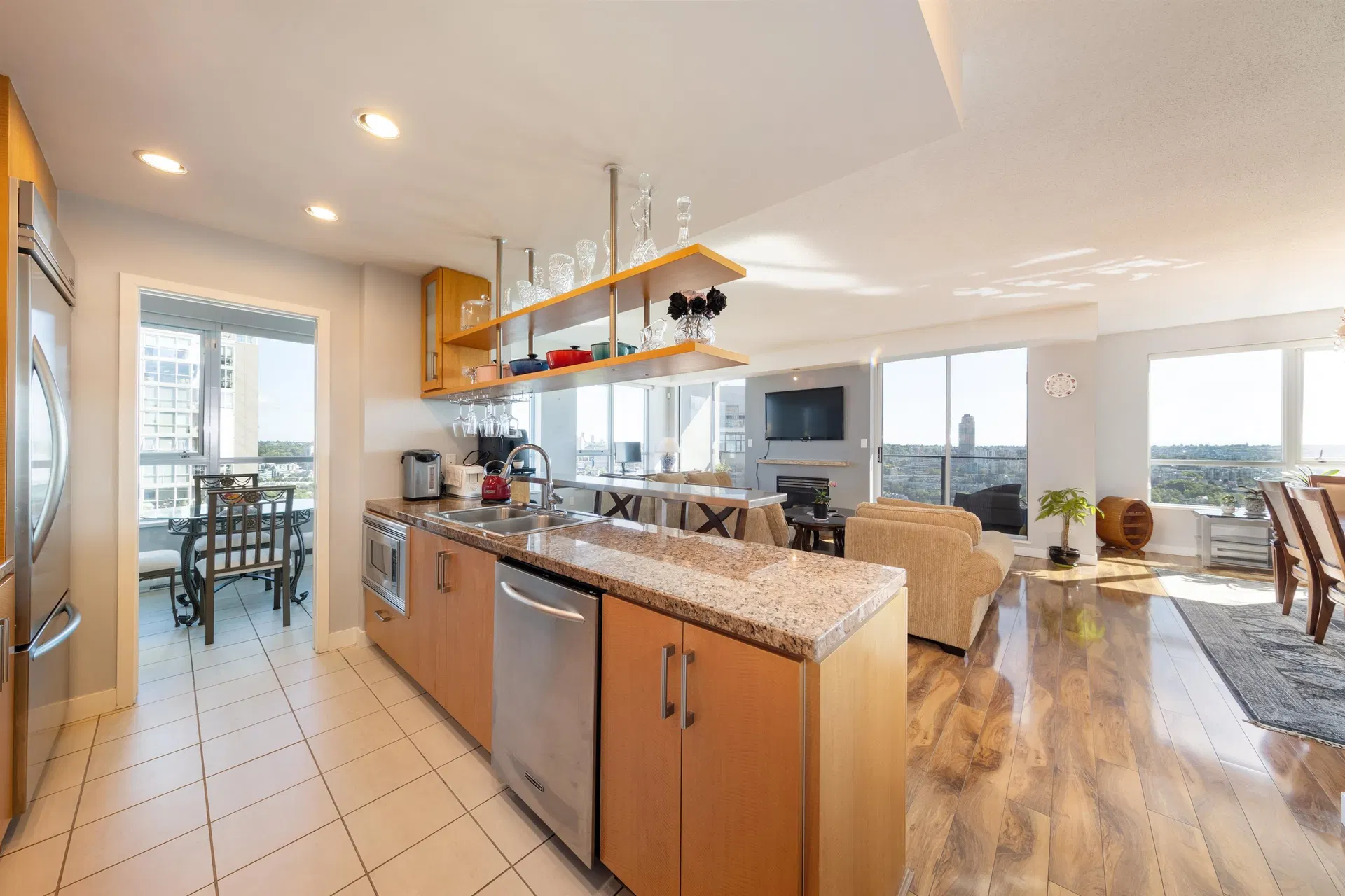 Photo 4 of 40 at #3601 – 1438 Richards Street