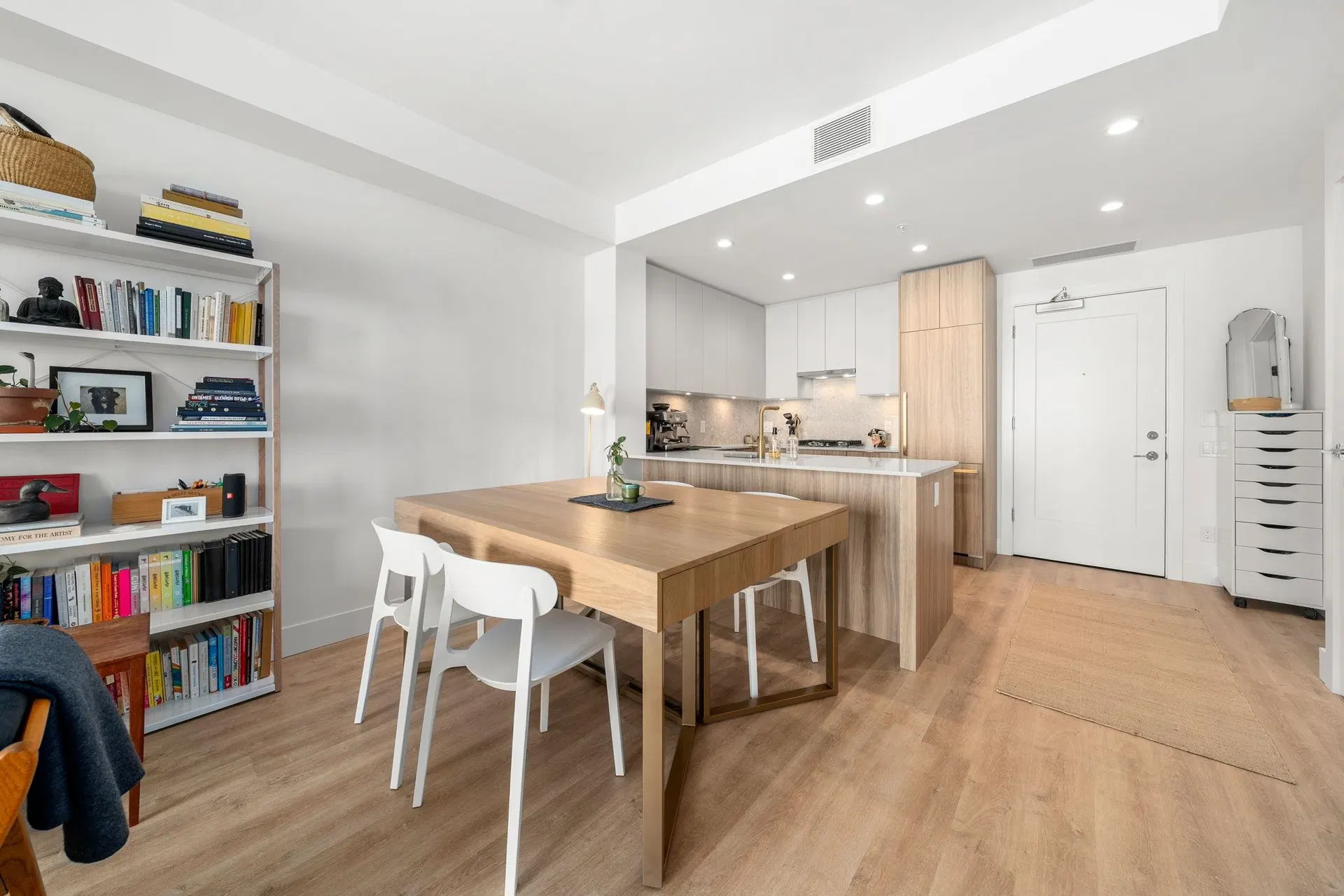 Photo 5 of 38 at #405 – 2385 Emery Court
