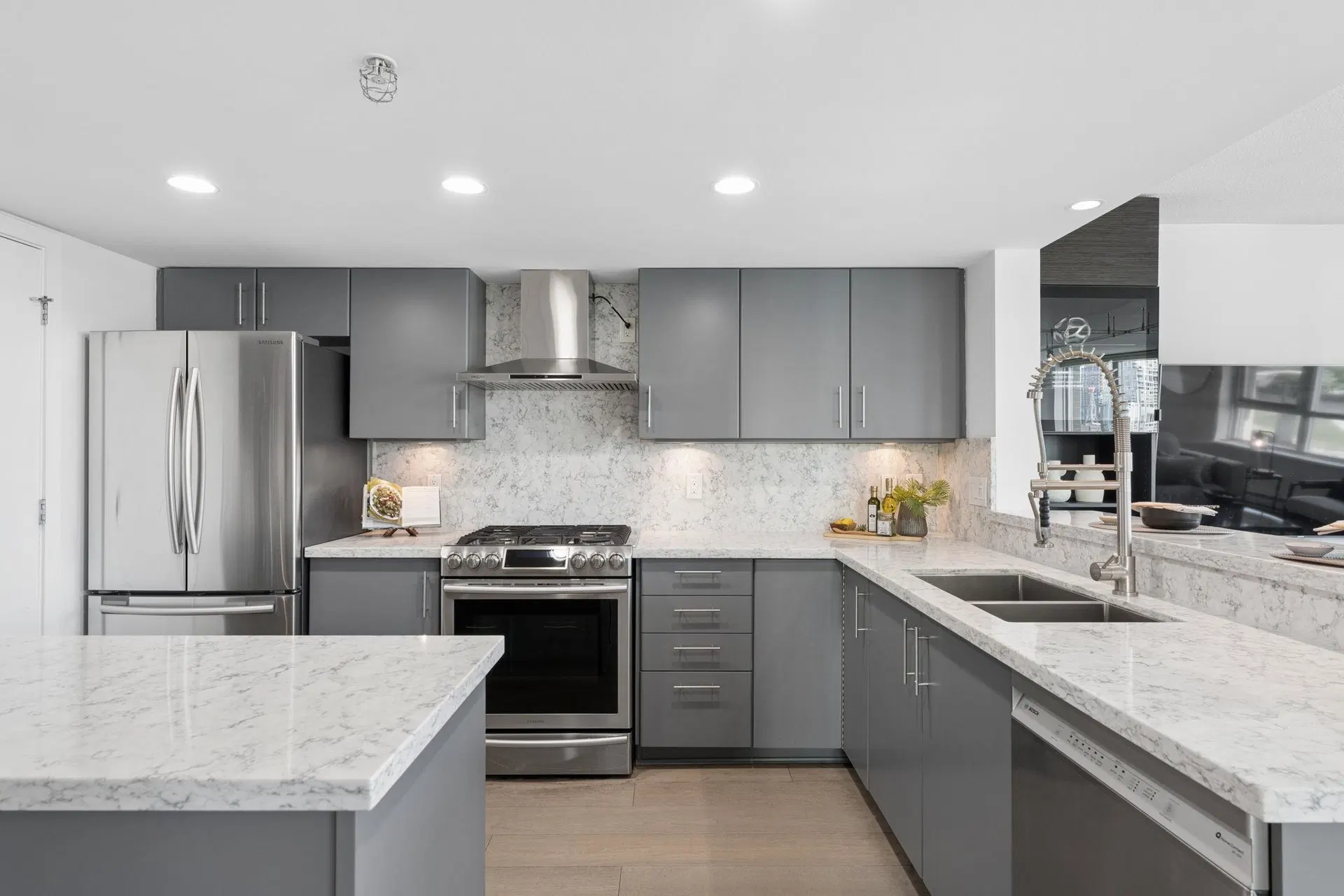 Photo 2 of 22 at #506 – 120 Milross Avenue