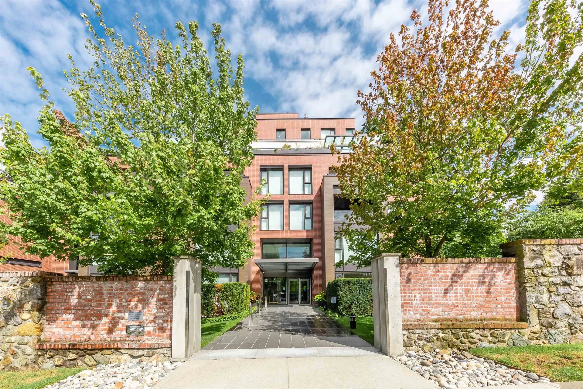 #201 – 1561 57th Avenue