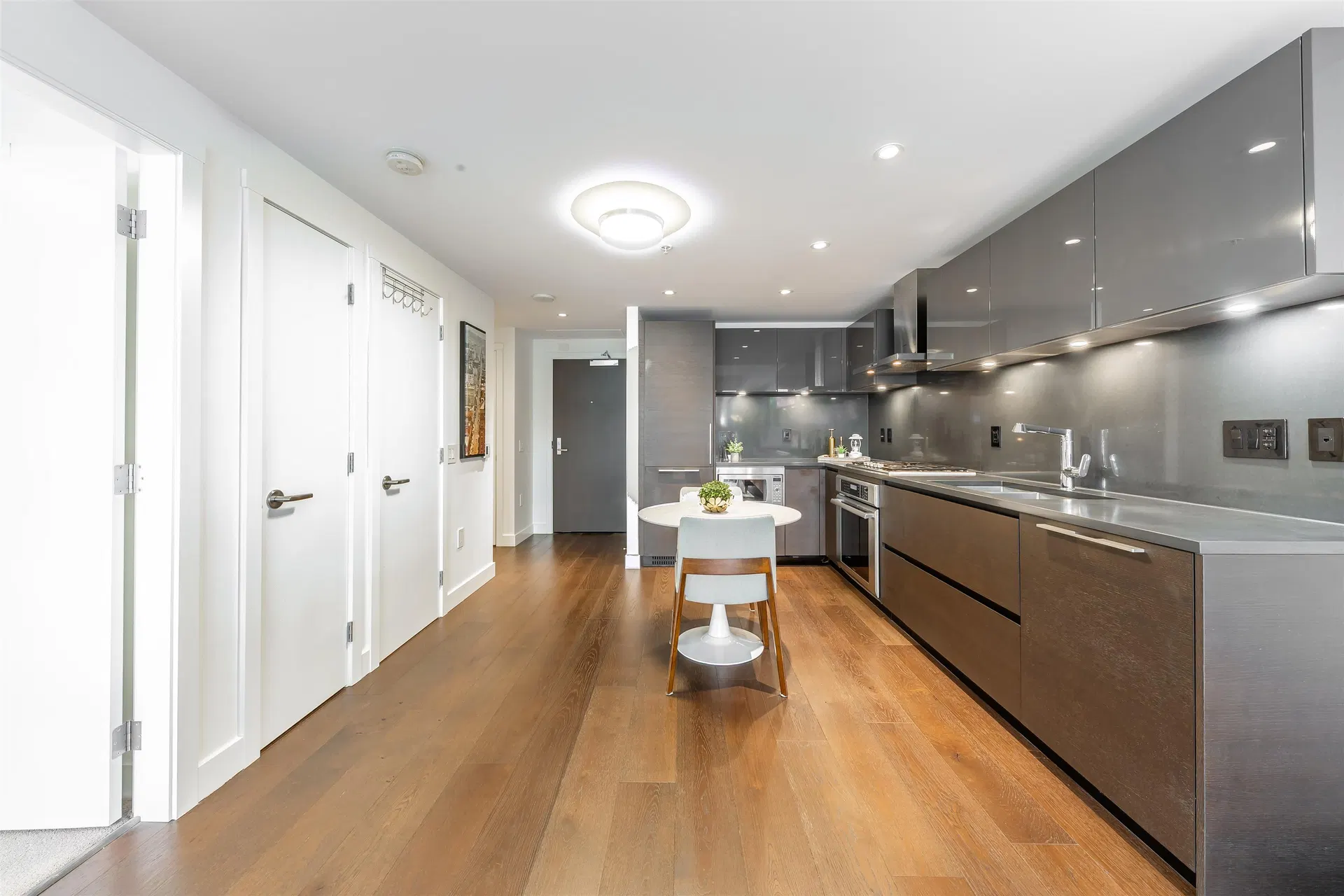 Photo 4 of 24 at #201 – 1561 W 57th Avenue