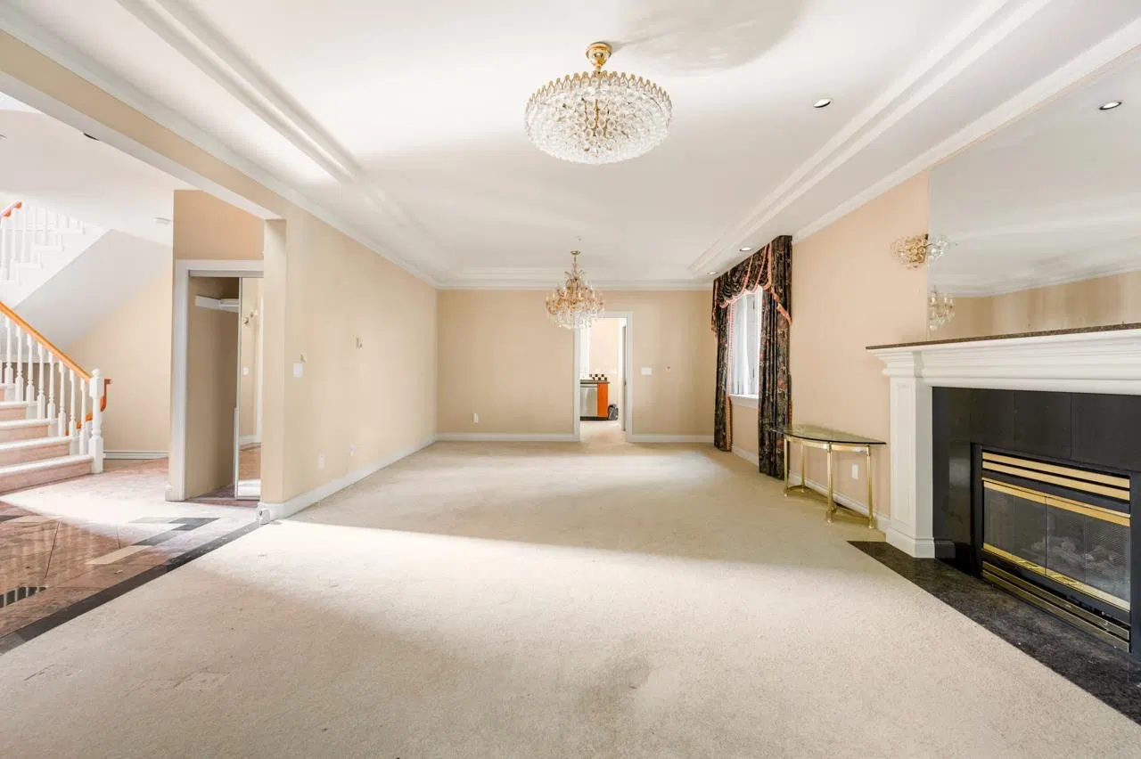 Photo 4 of 38 at 1456 W 47th Avenue