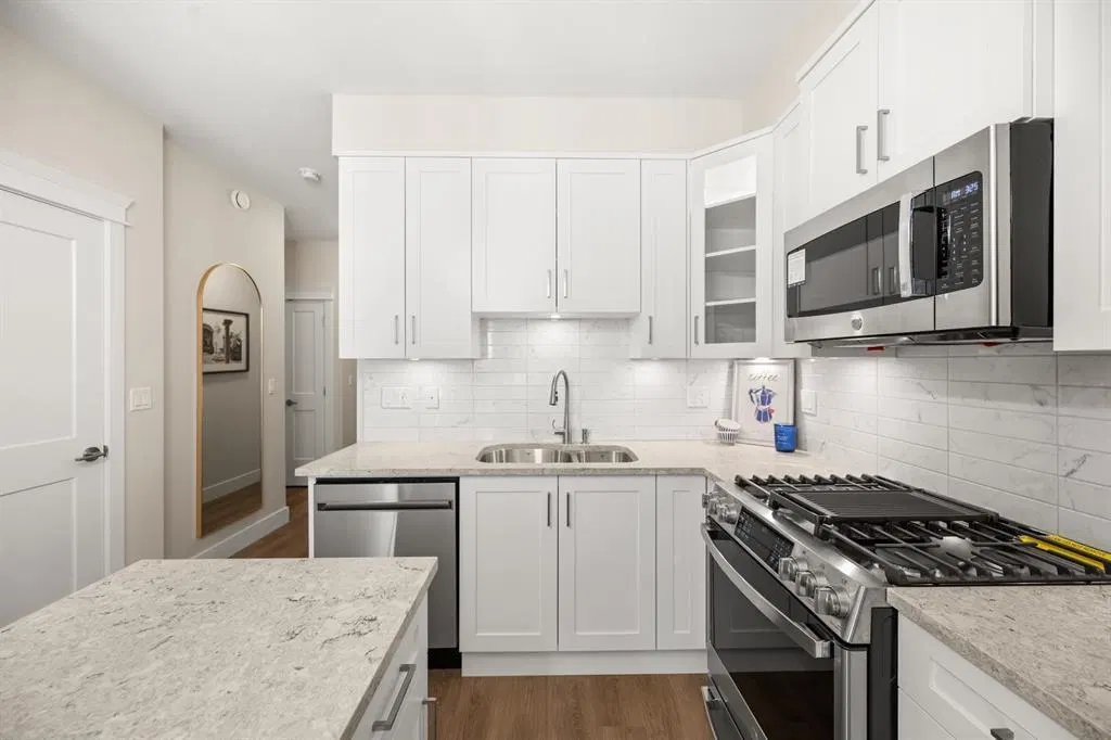 Photo 2 of 14 at #307 – 11063 Ravine Road