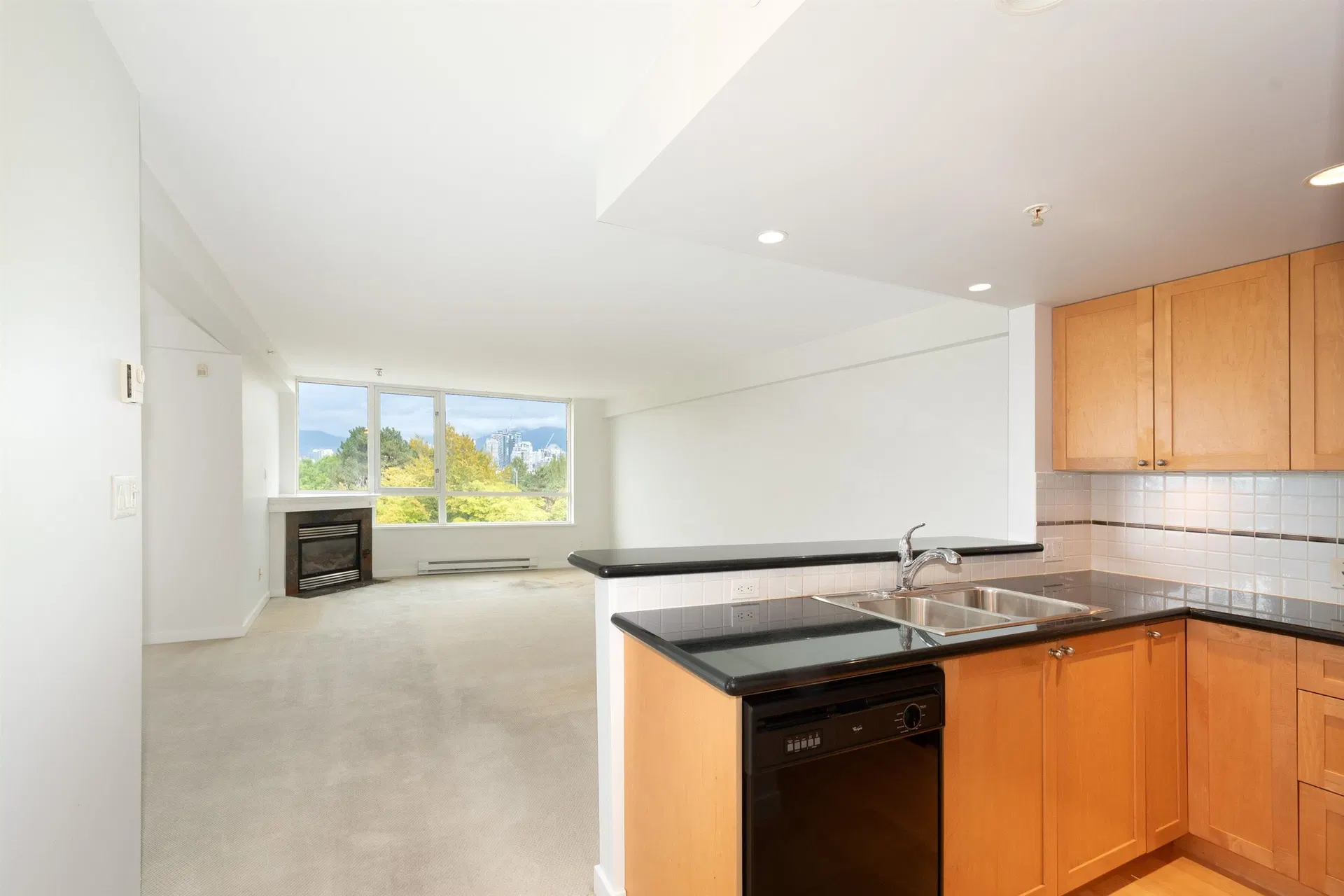 Photo 3 of 34 at #401 – 1485 W 6th Avenue