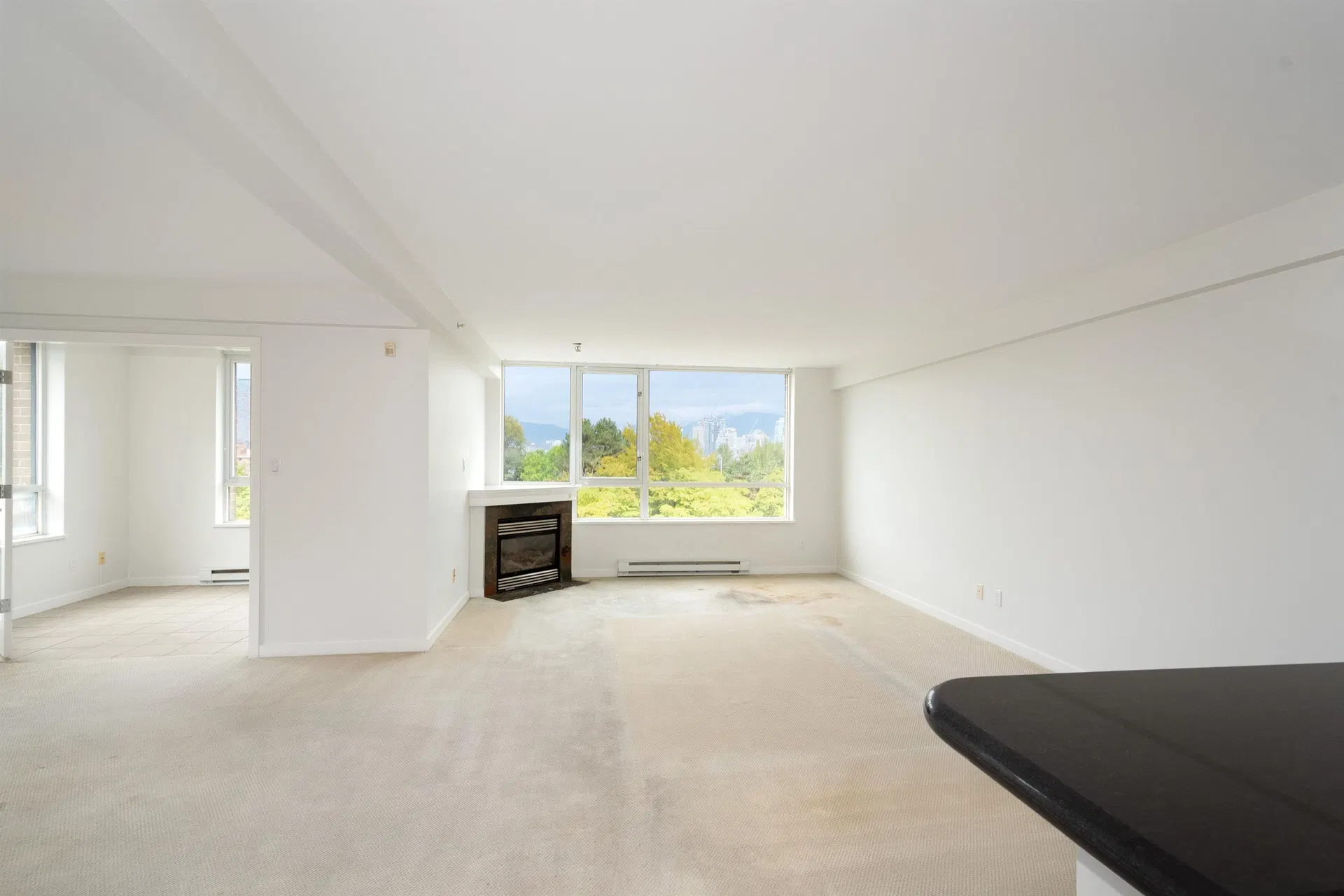 Photo 4 of 34 at #401 – 1485 W 6th Avenue