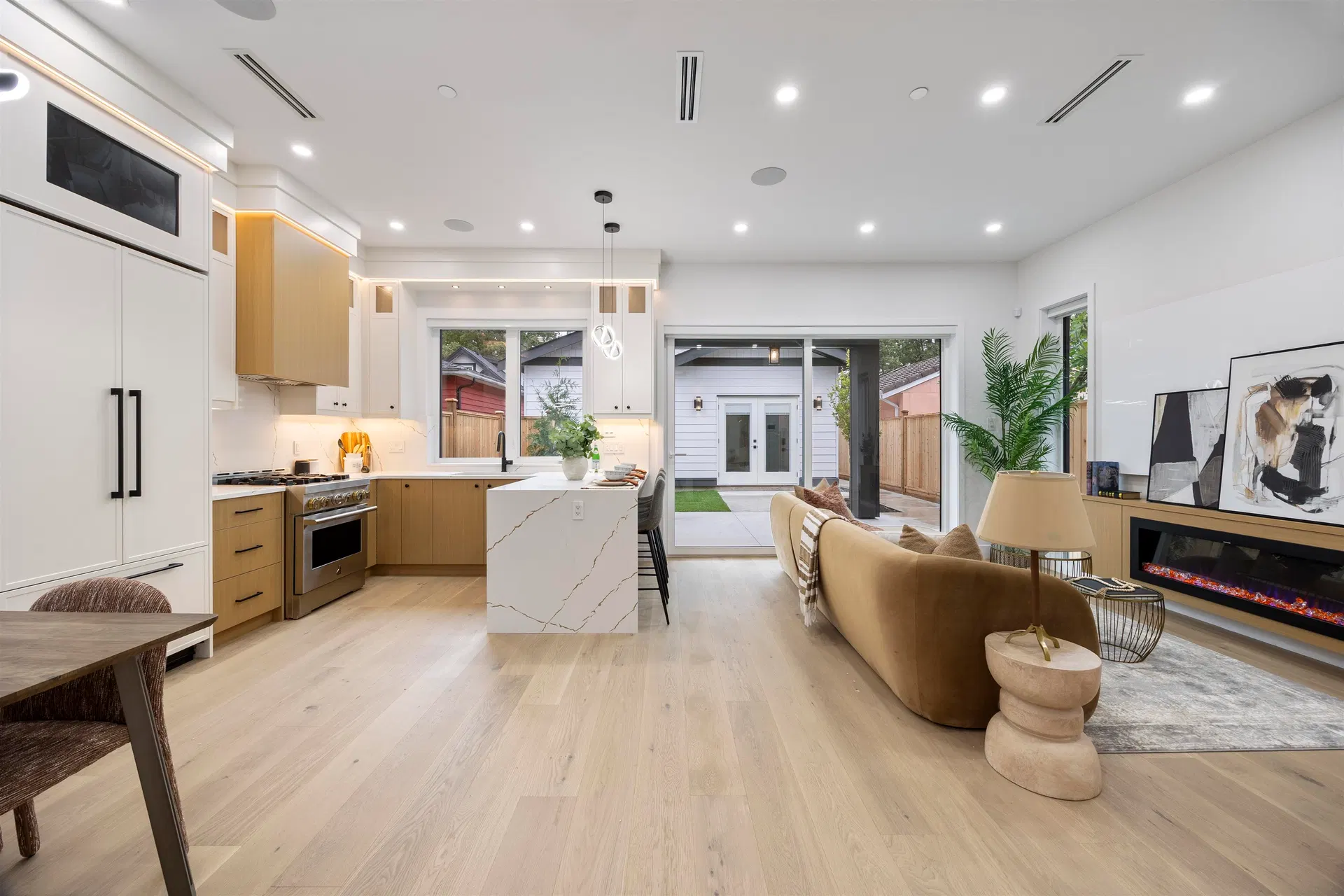 Photo 3 of 32 at #2 – 2070 E 26th Avenue