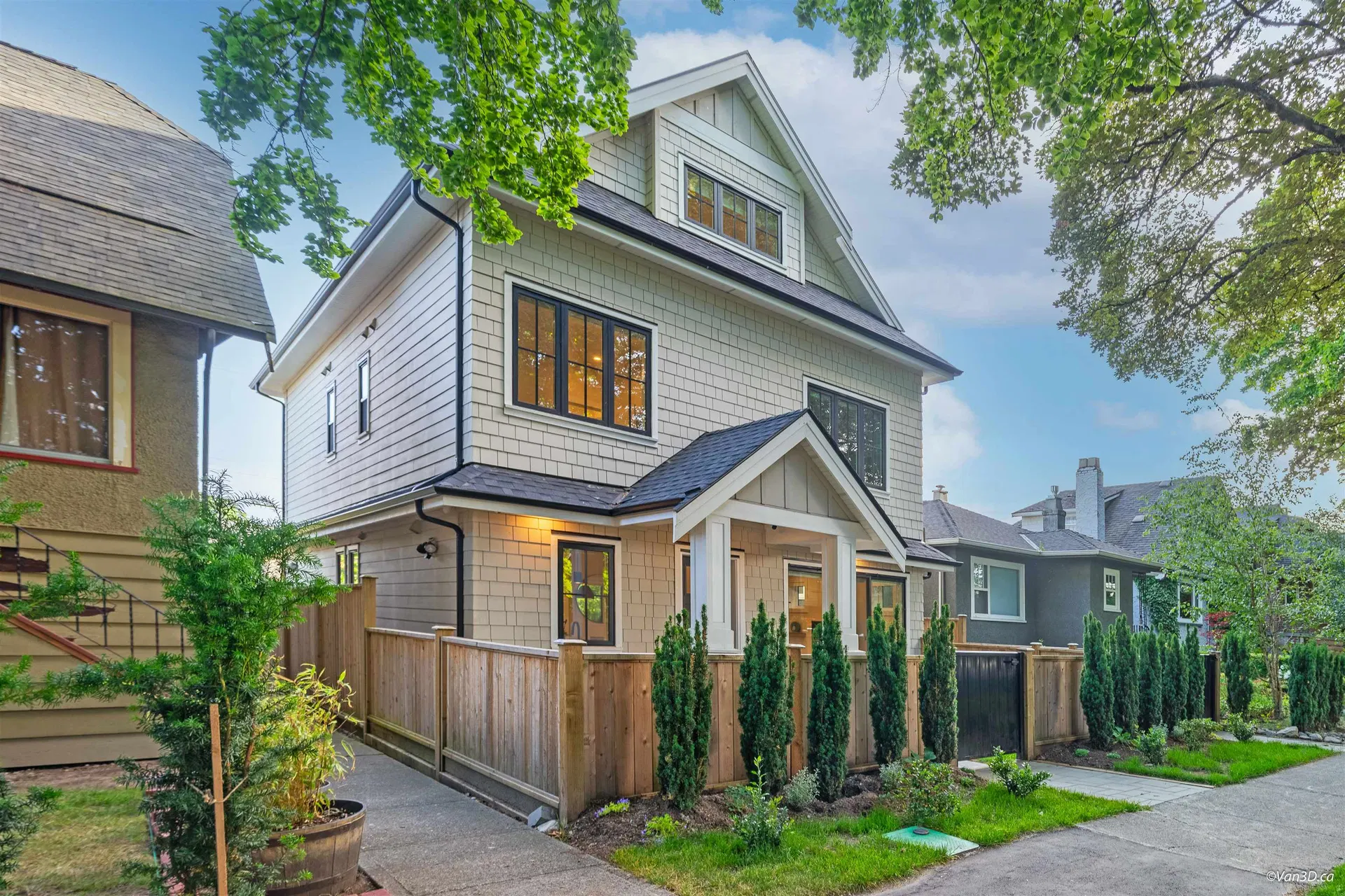 2558 William Street