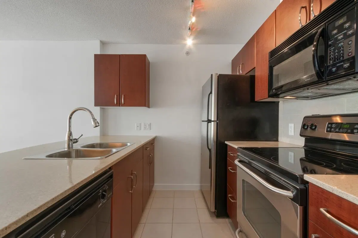 Photo 2 of 20 at #2606 – 610 Granville Street