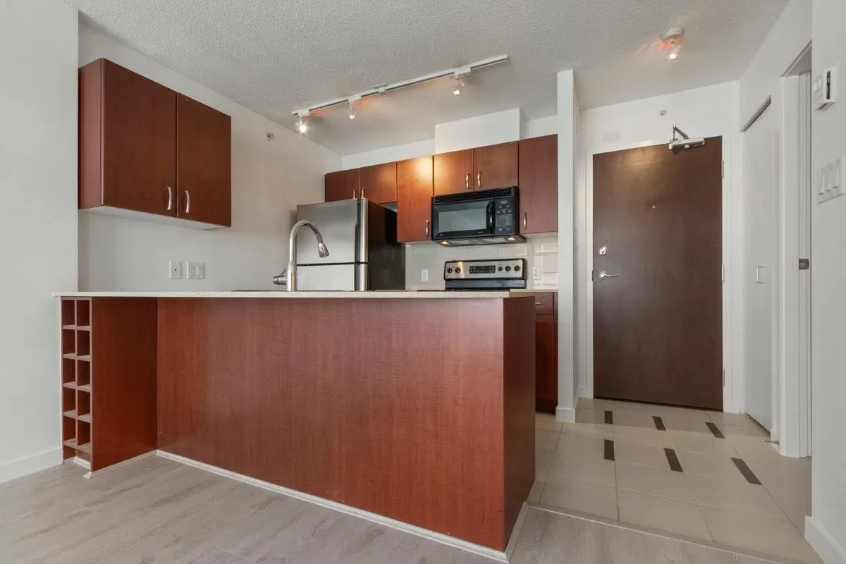 Photo 3 of 20 at #2606 – 610 Granville Street