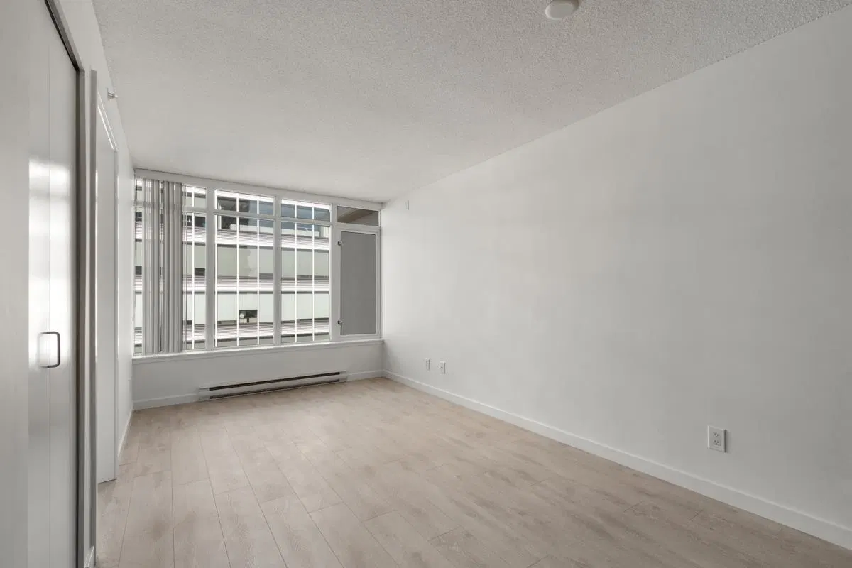 Photo 5 of 20 at #2606 – 610 Granville Street