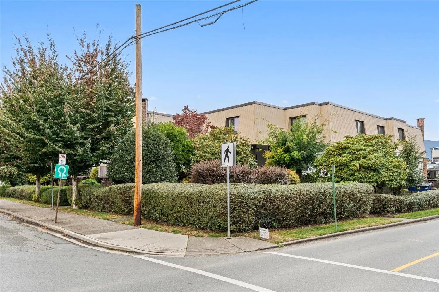 Photo 2 of 40 at #1 – 46085 Gore Avenue
