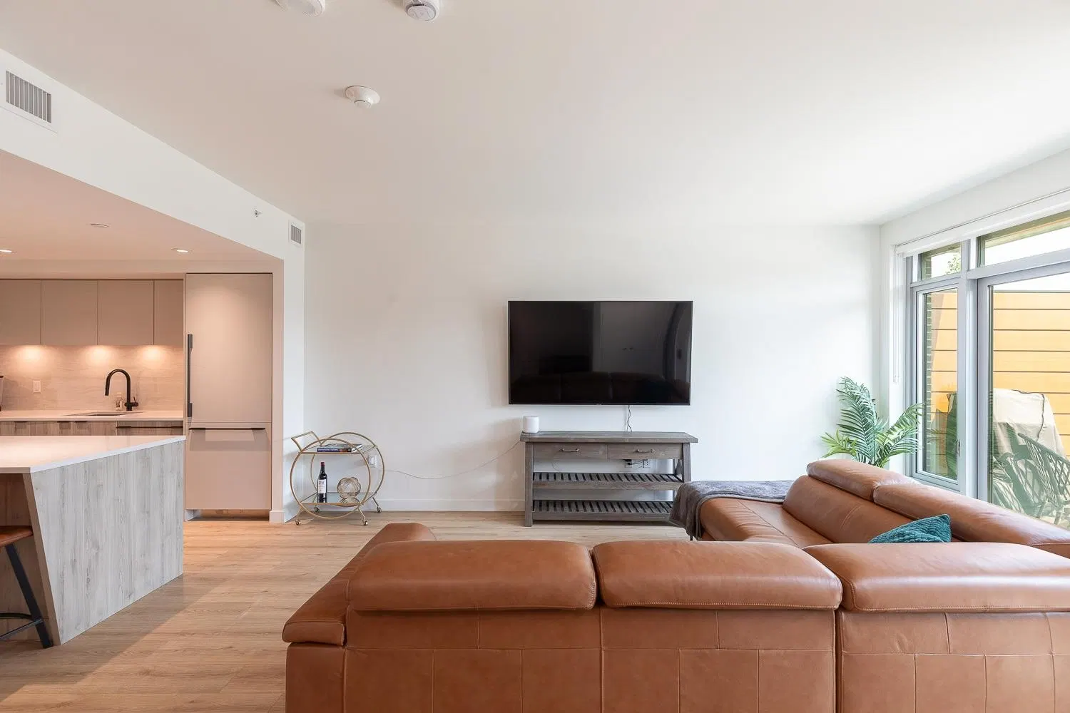 Photo 5 of 33 at #107 – 755 Harbourside Drive
