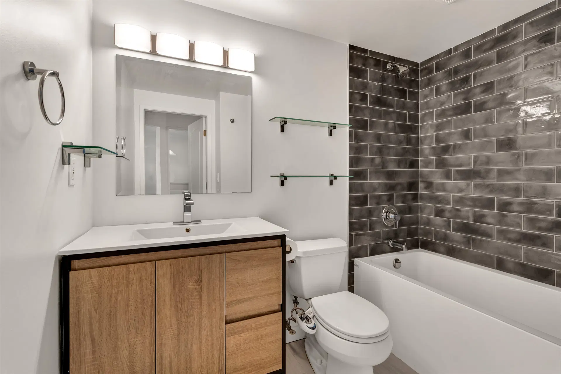 Photo 4 of 26 at #304 – 120 W 17th Street