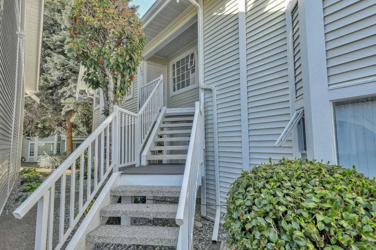 Photo 2 of 39 at #202 – 9109 154 Street