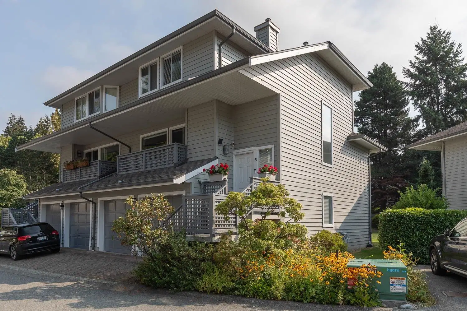 #5 – 3634 Garibaldi Drive