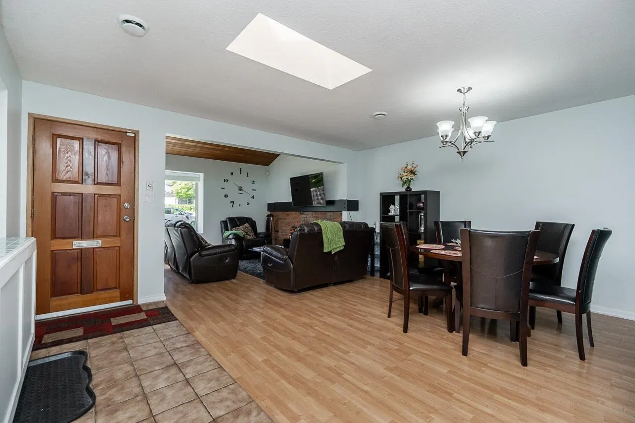 Photo 5 of 33 at 6094 Walker Avenue