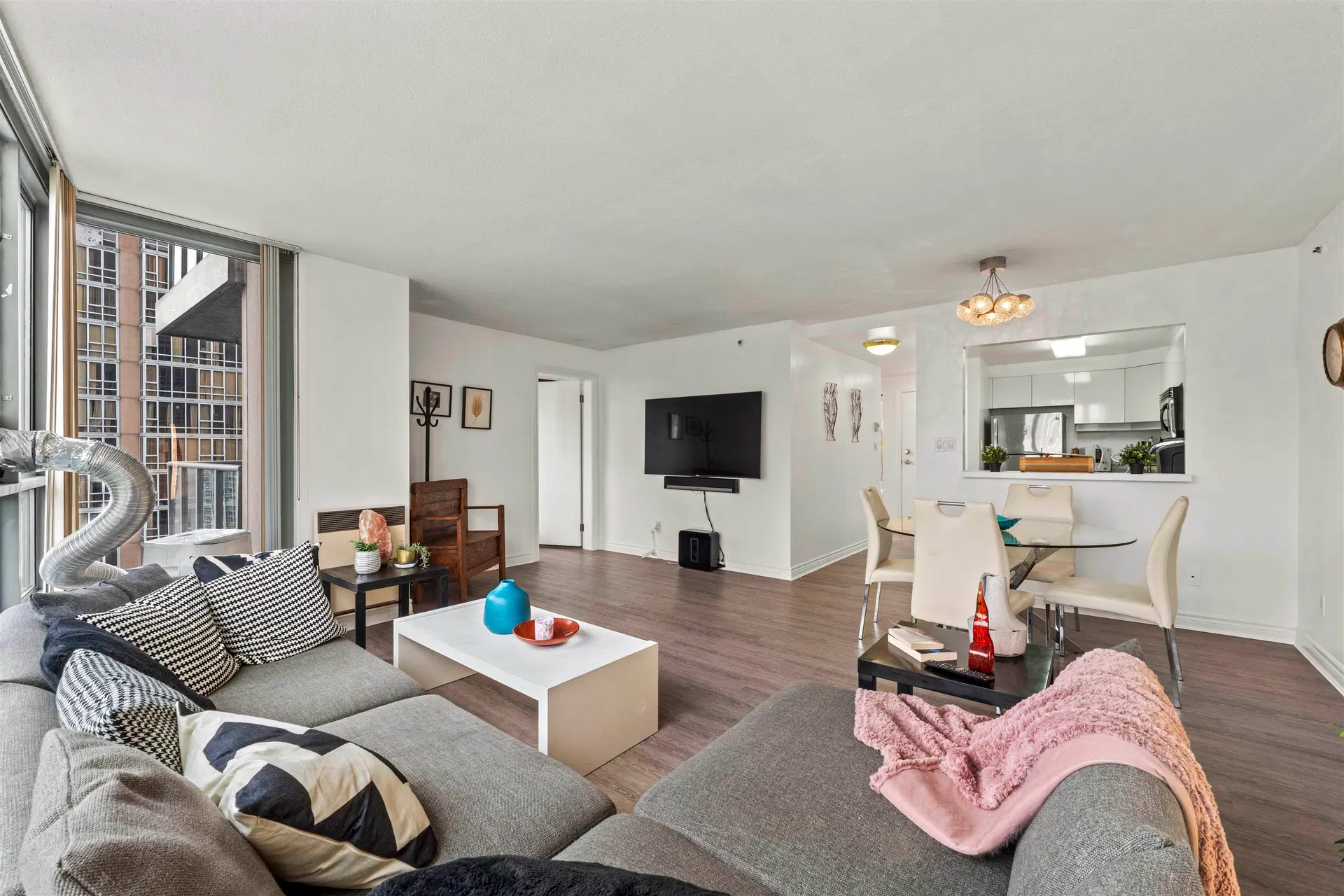 #2102 – 930 Cambie Street