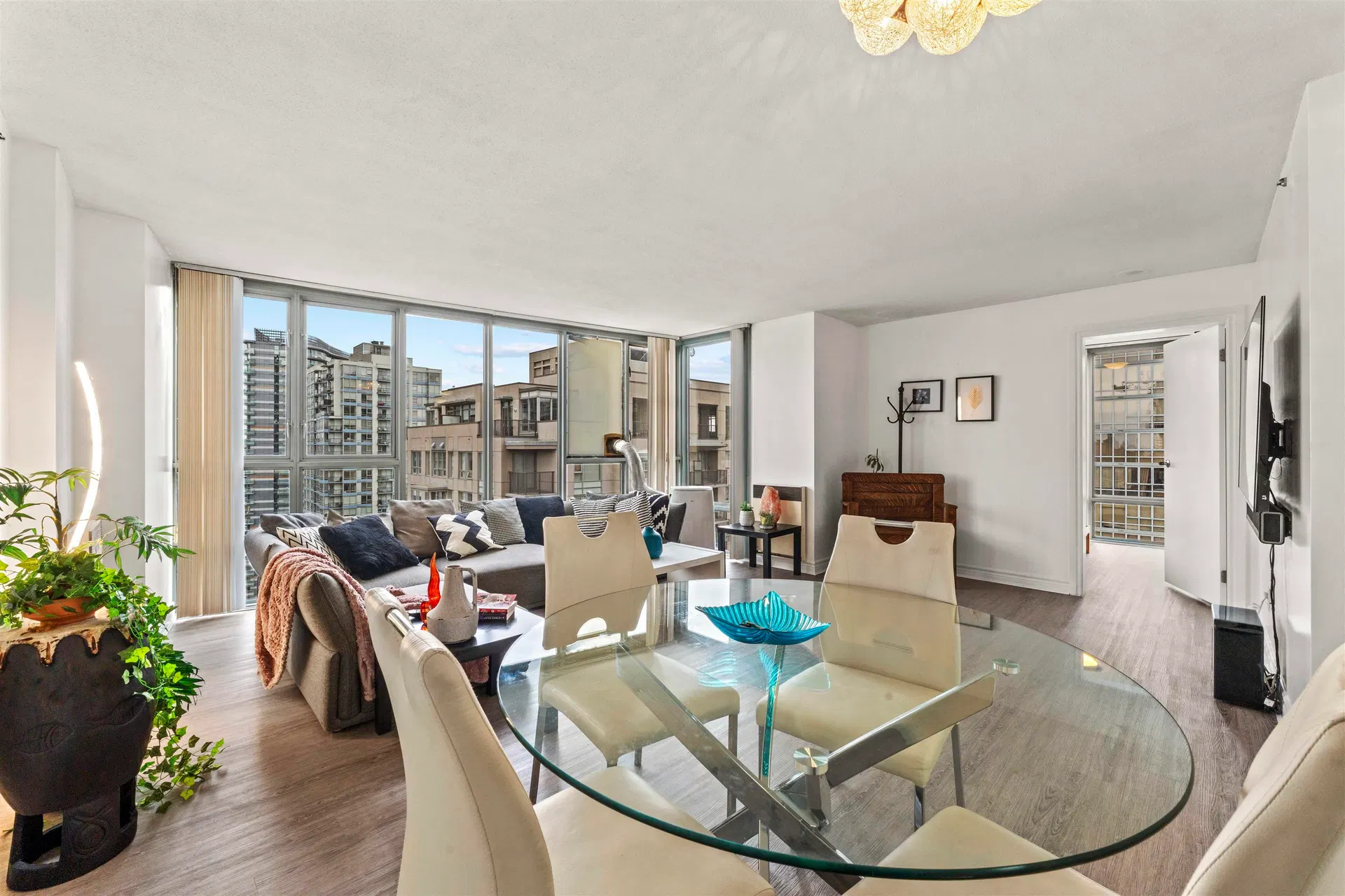 Photo 2 of 24 at #2102 – 930 Cambie Street