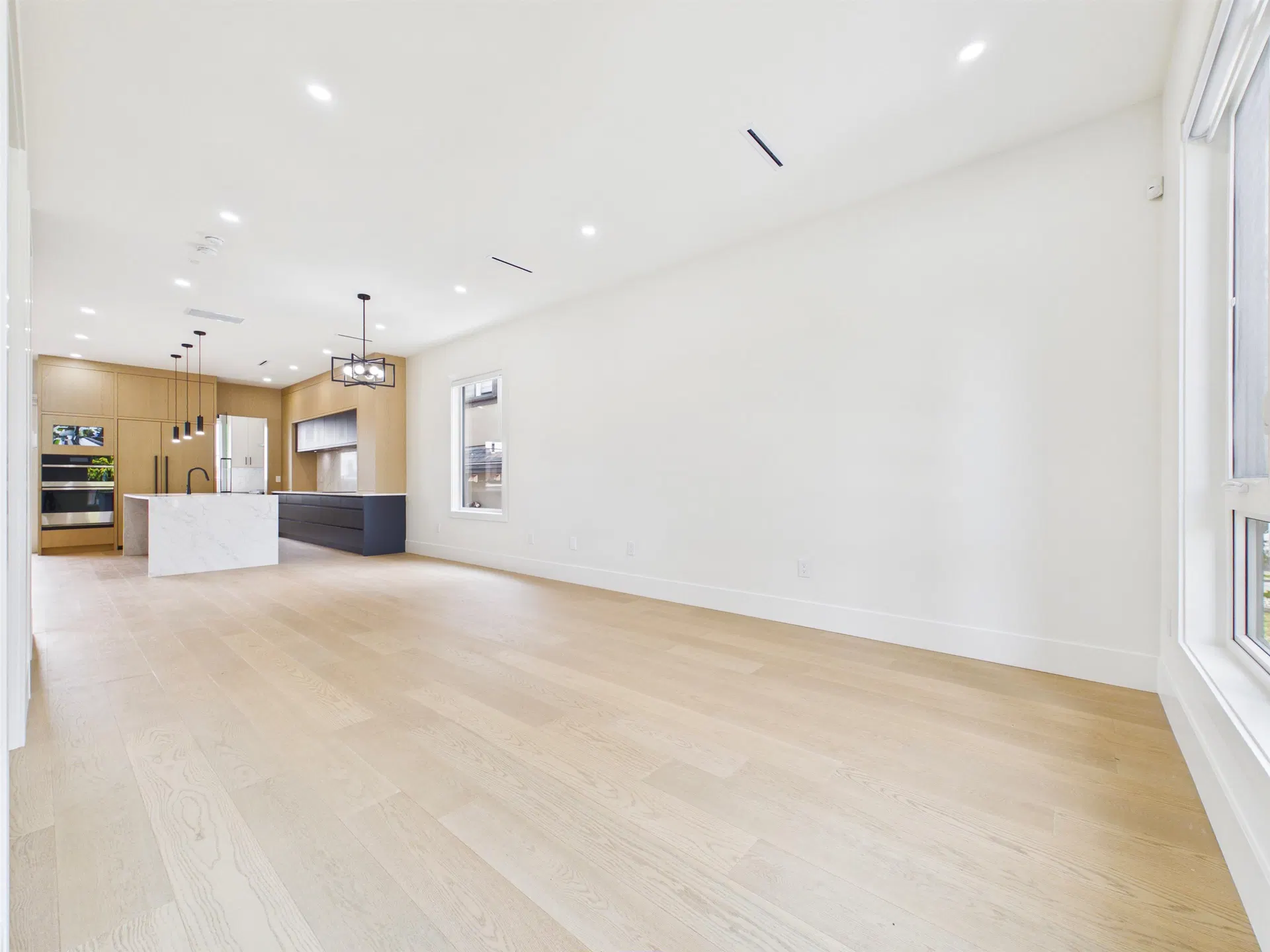 Photo 3 of 40 at #1 – 6512 Grant Street